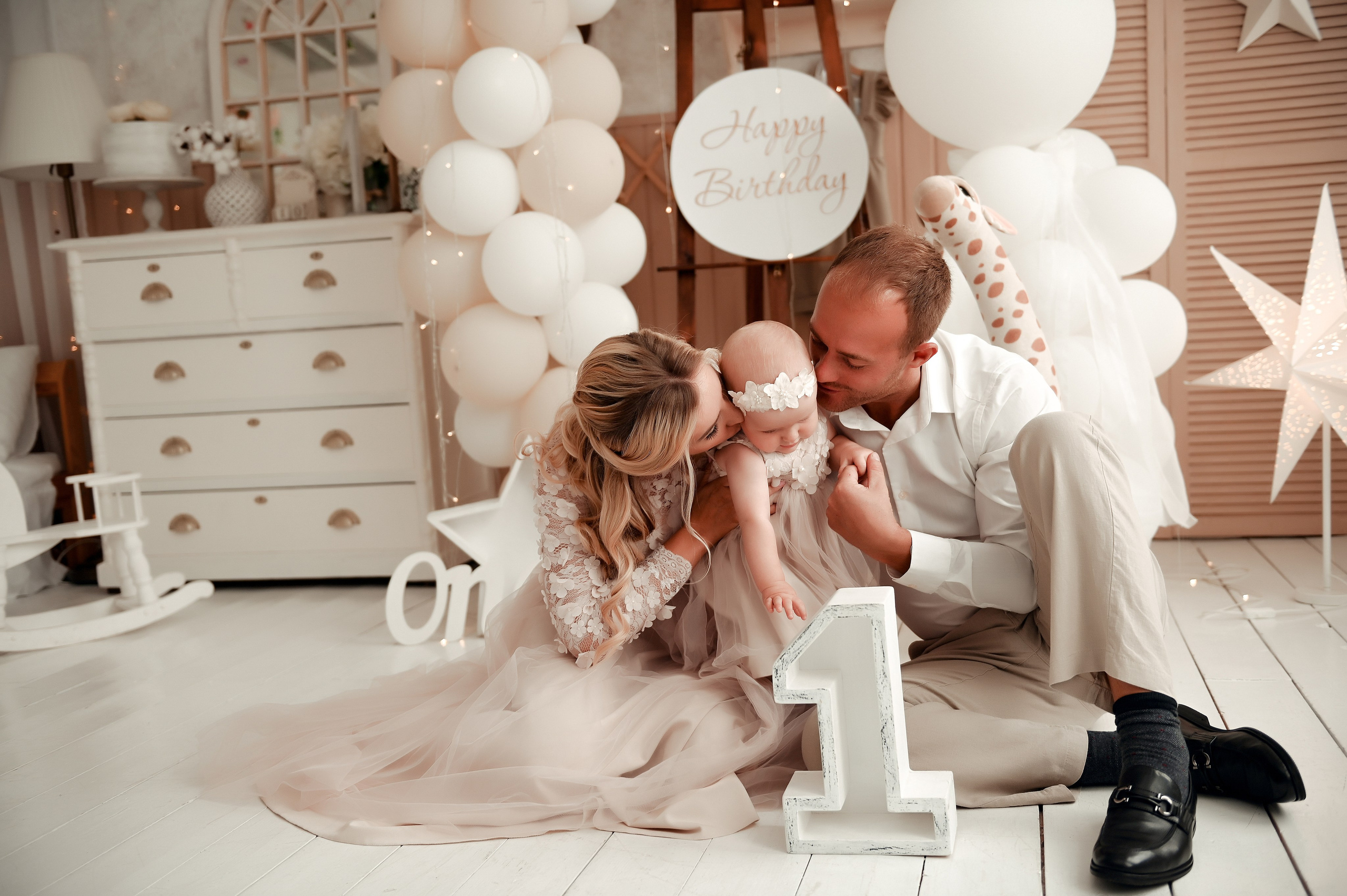 Семейная на 1 годик. Свадебный, семейный, детский, контент фотограф в Омске Максим Ильин