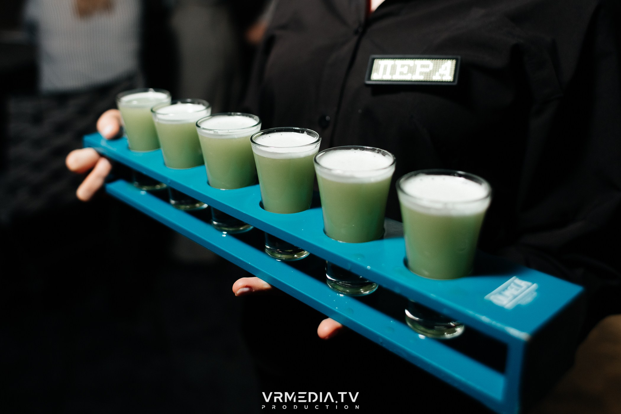 ЗИМА ХОЛОДА в караоке-баре «Volna»