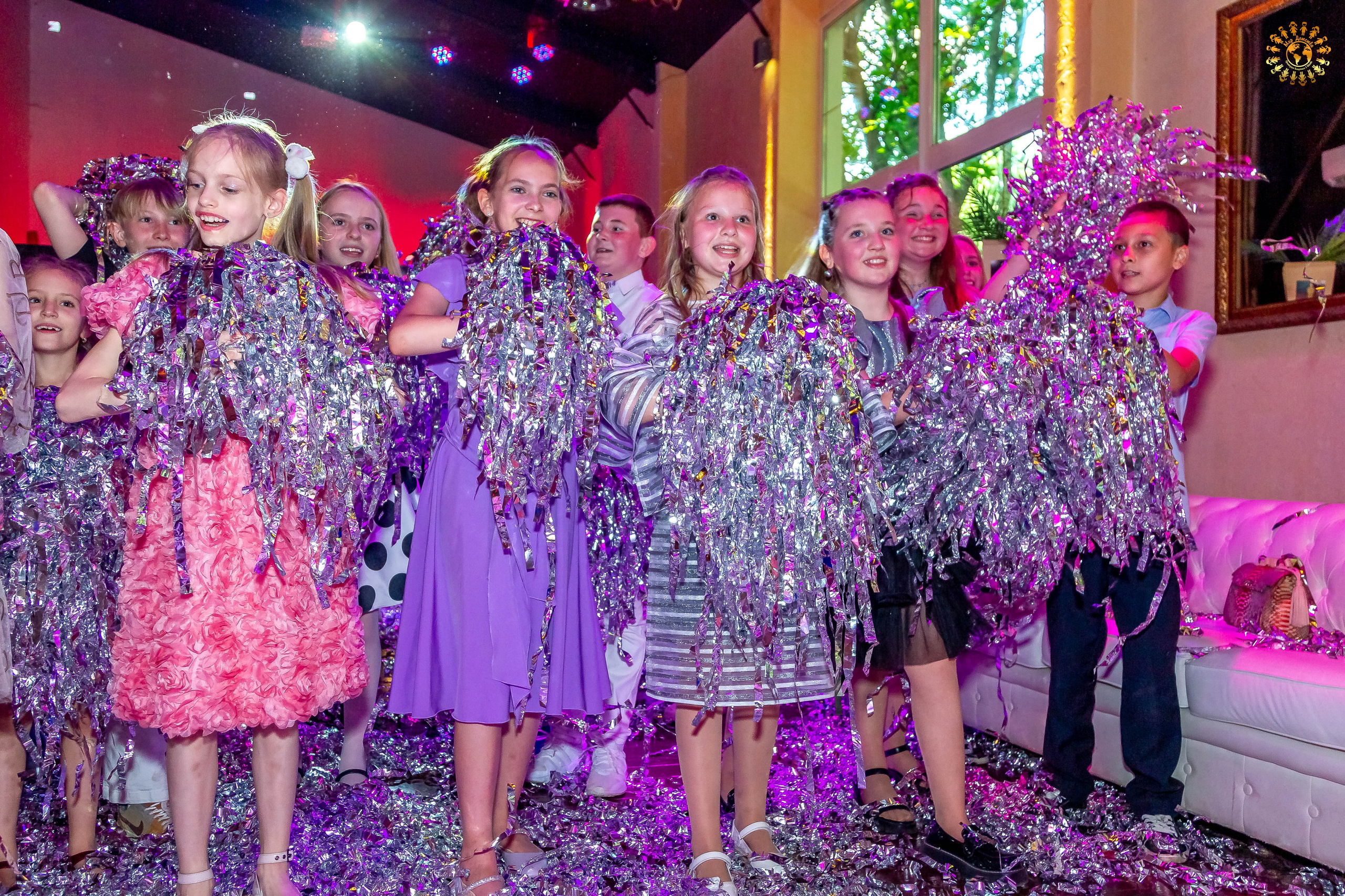 Выпускной 4-го класса 2024. Школа 2109. Репортажная съемка в Москве и области. Анималистика