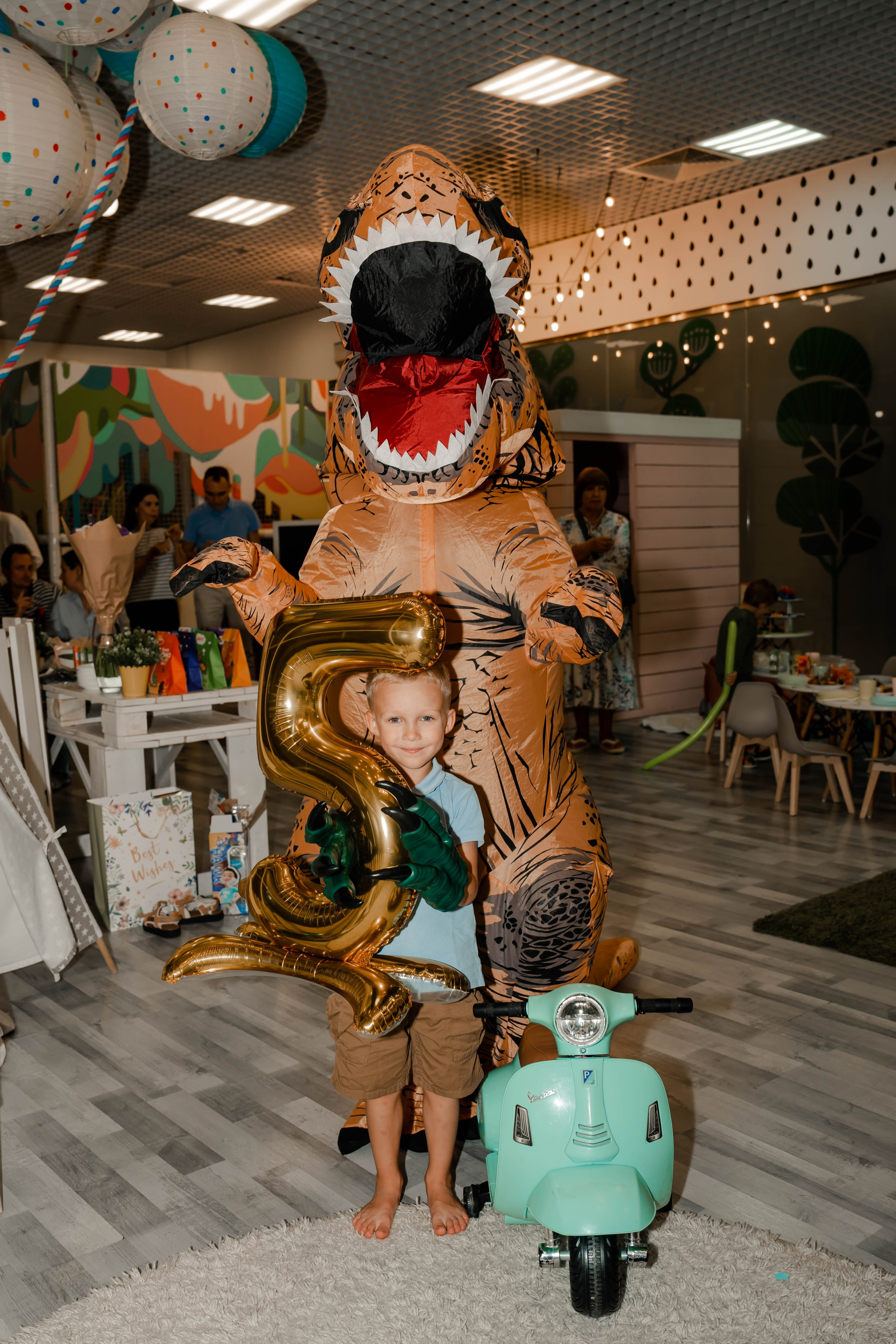 Грозный Тирекс. Крамер Юлиана детский и семейный фотограф