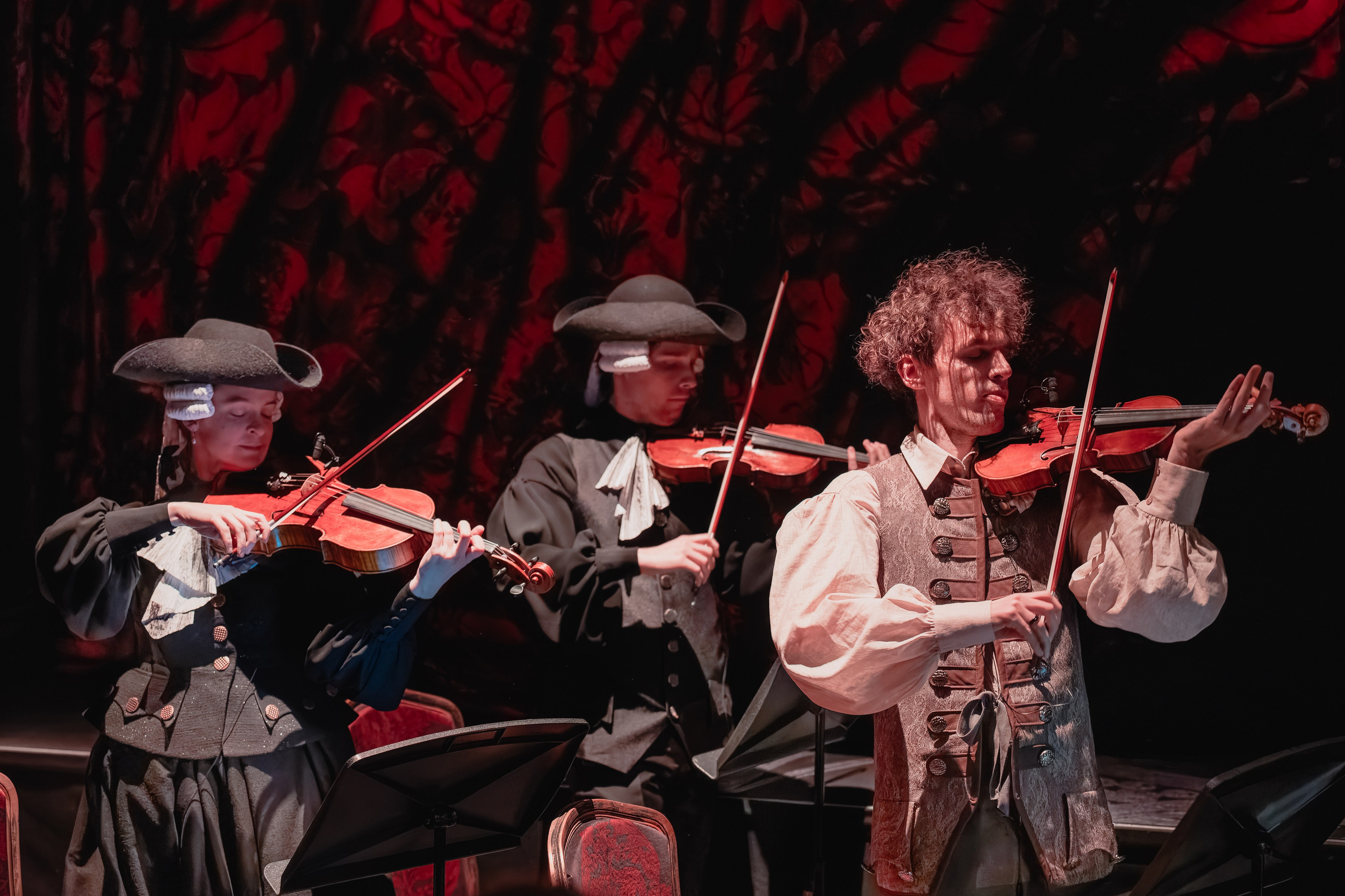 Театр Терезы Дуровой: Моцарт и Сальери. Сайт фотографа Сергея Абрамова