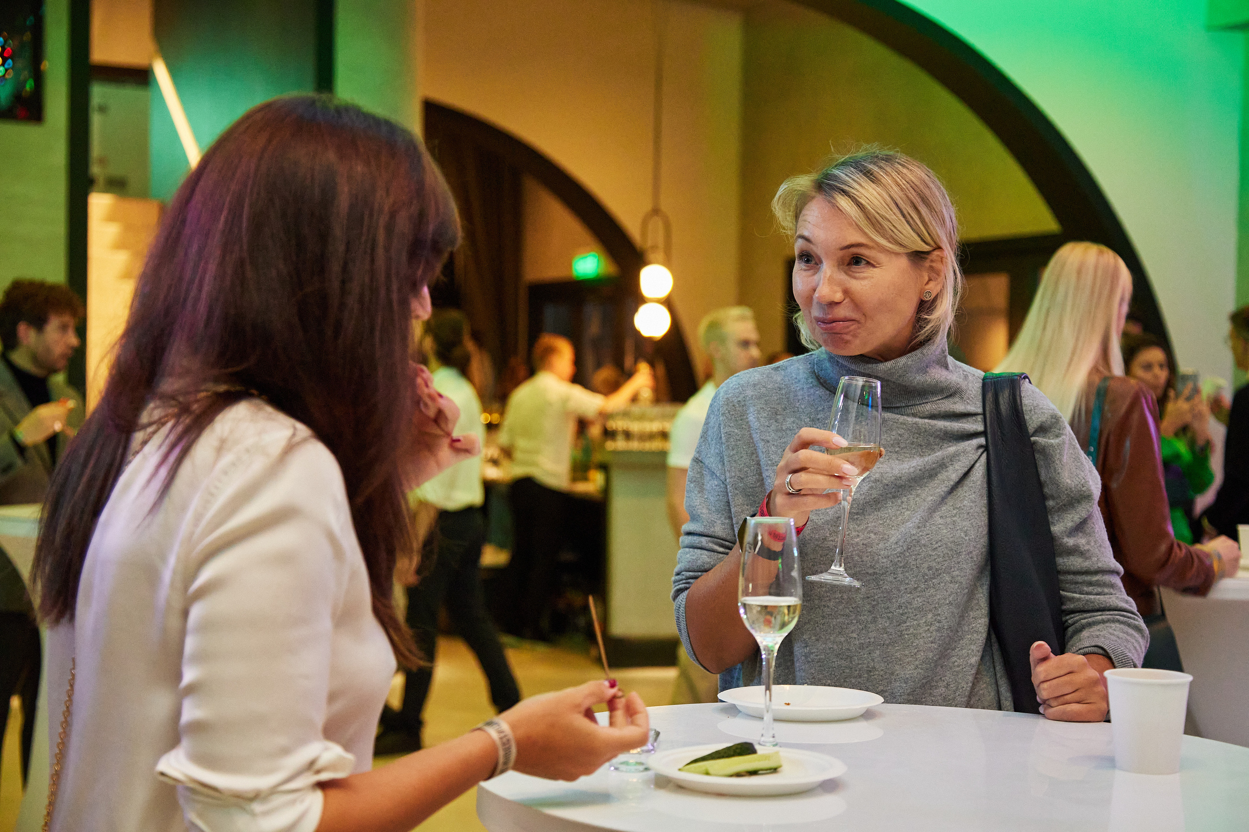 Выпускной обучения по криптоинвестициям Евгения Лашкова. Репортажный и семейный фотограф Ухова Наталья в Москве