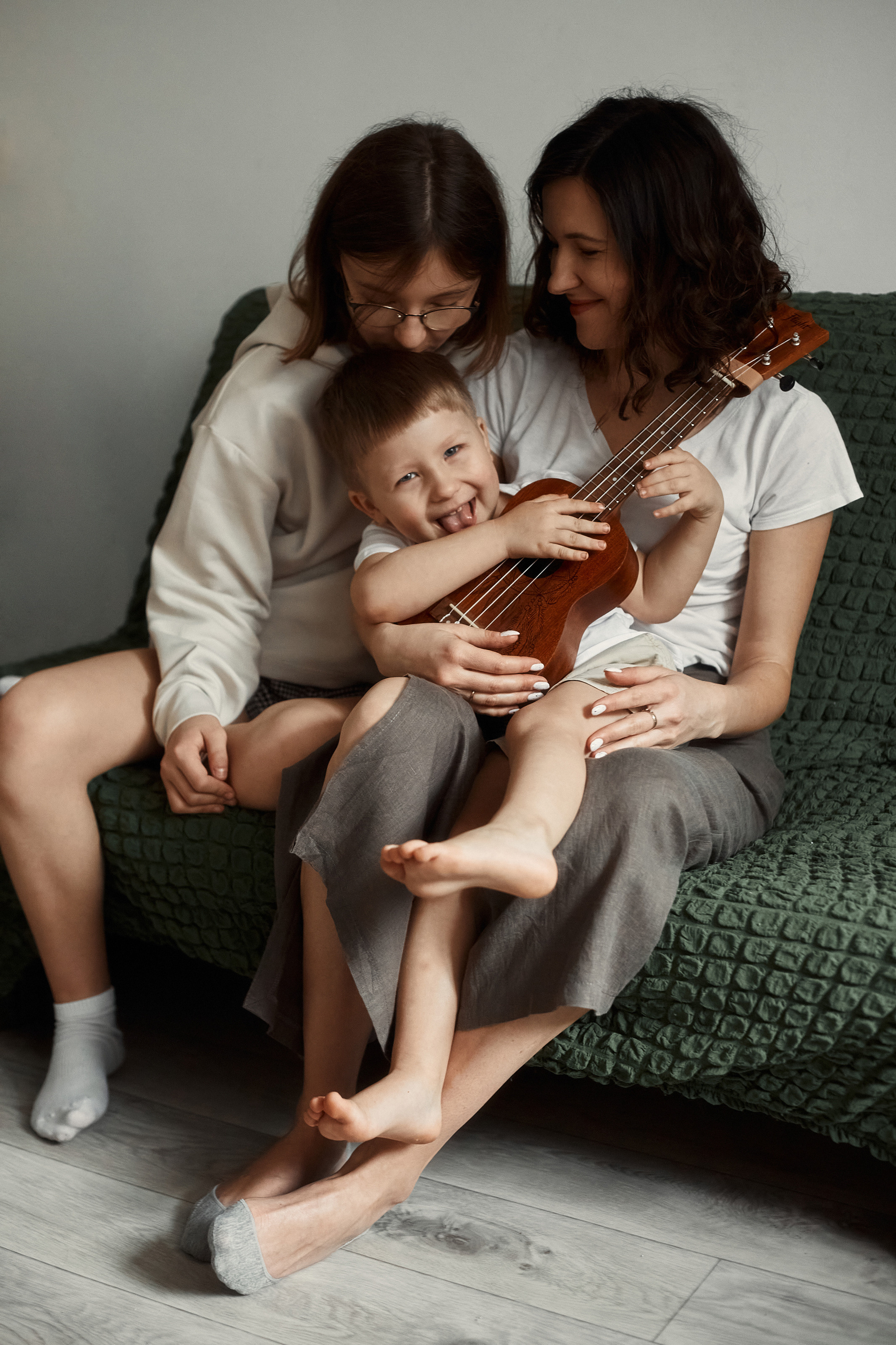 фотосессия для мамы с детьми дома