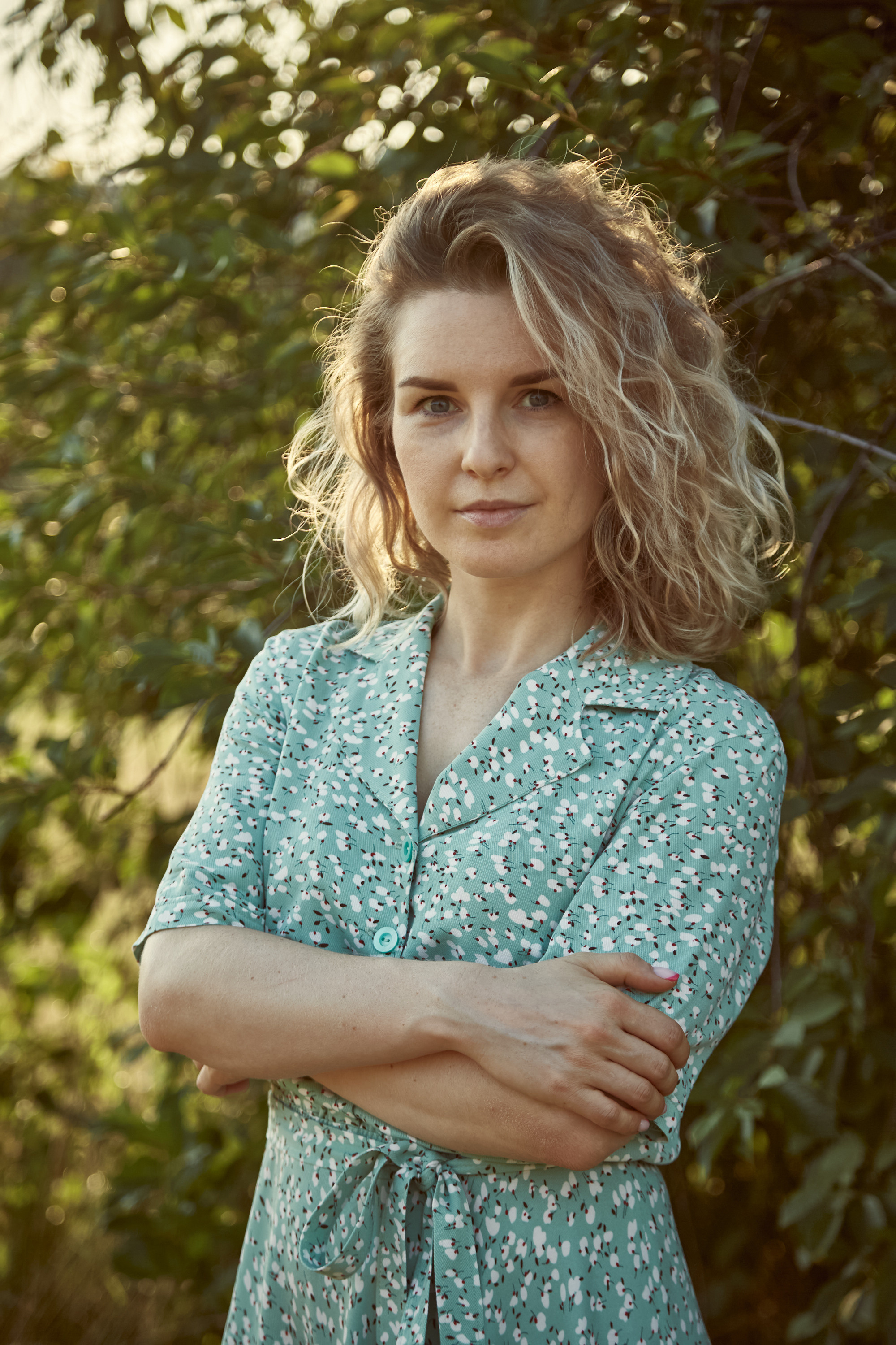 девушка в парке летом фотосессия