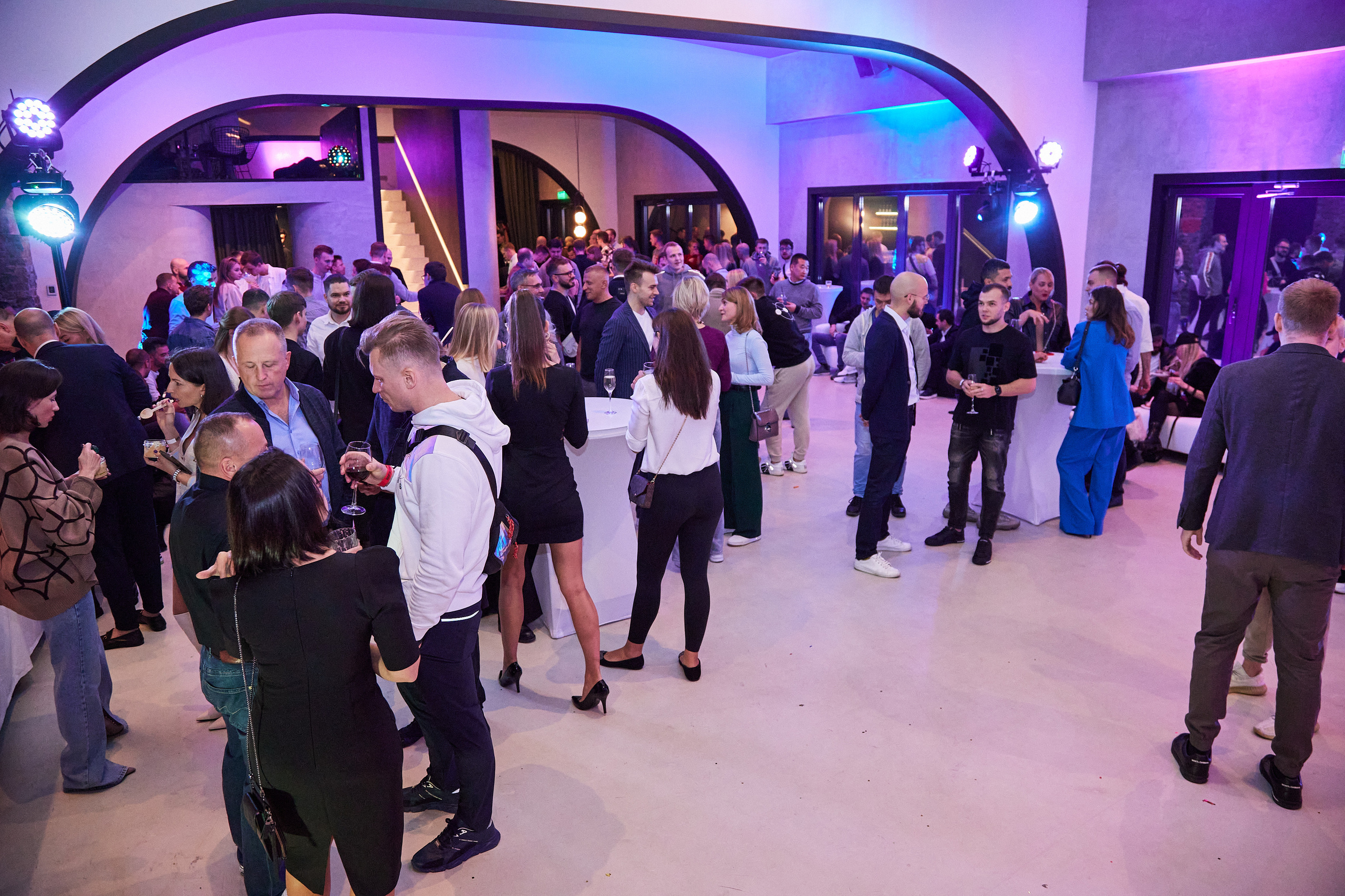 Выпускной обучения по криптоинвестициям Евгения Лашкова. Репортажный и семейный фотограф Ухова Наталья в Москве