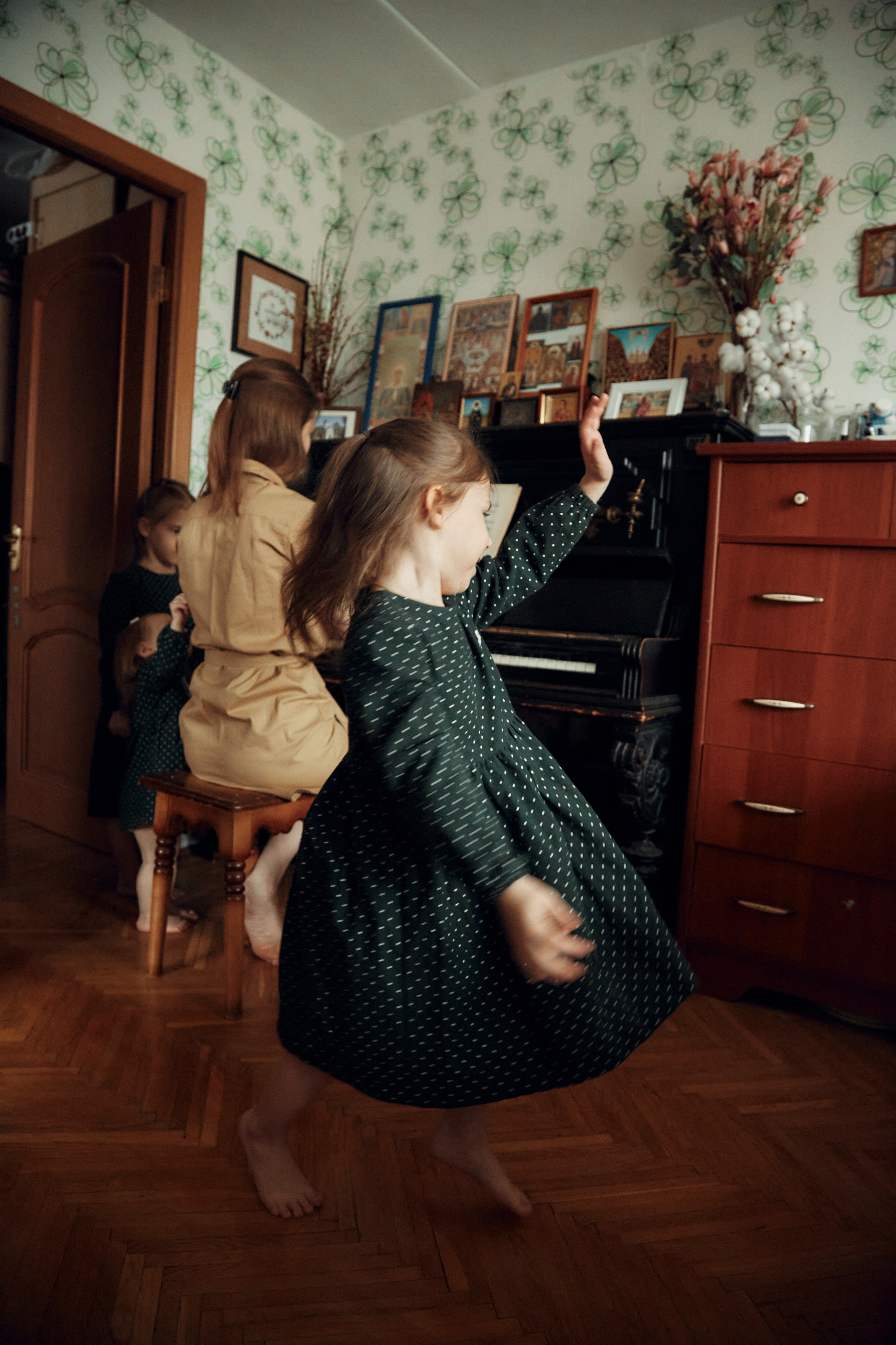 Ксюша и девочки. Репортажный и семейный фотограф Ухова Наталья в Москве