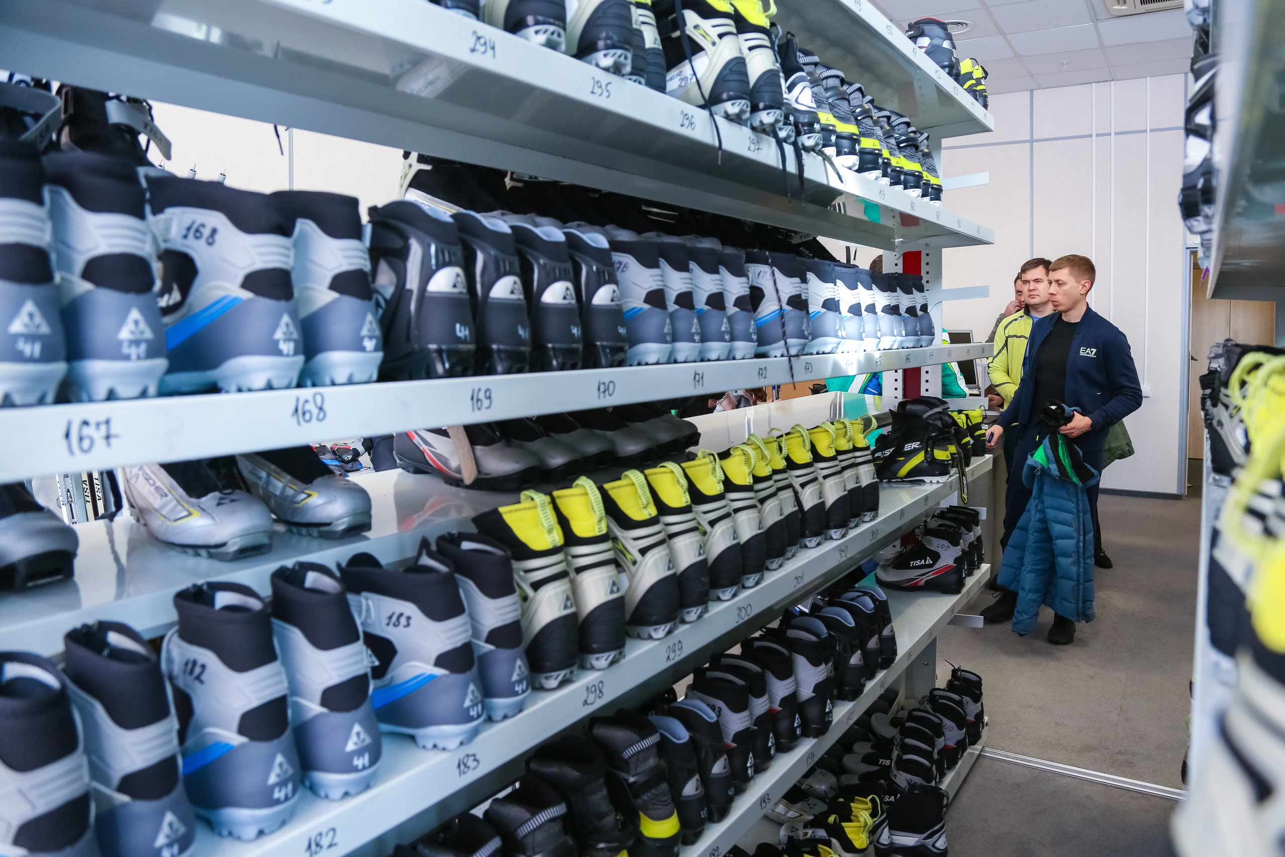 Инвентарь для лыжного спорта