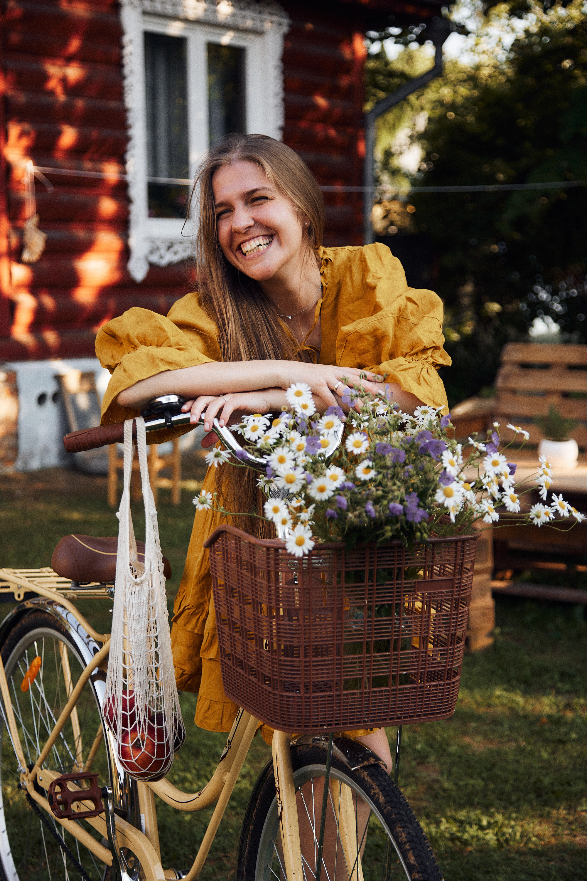 фотосъемка с велосипедом и цветами