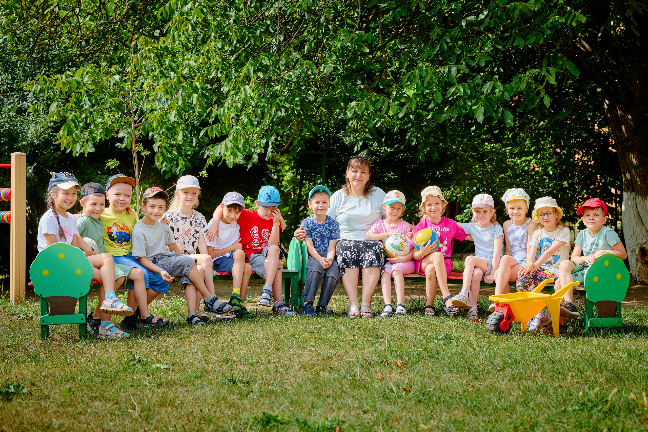 Пример летней съемки в детском саду № 92 Старшая группа Радуга. Фотограф Выпускные альбомы Таганрог Сергей Коробченко