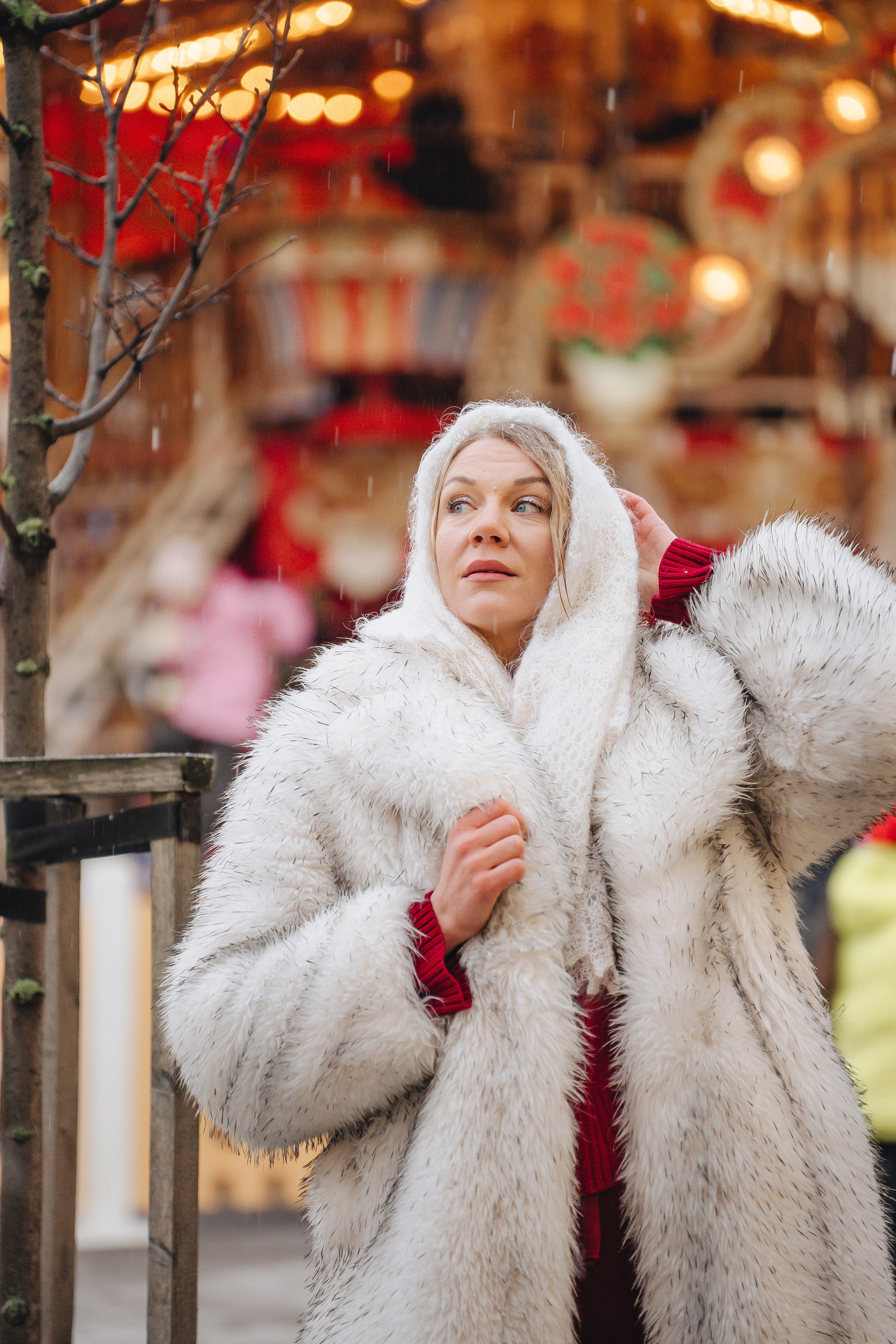 ПРОГУЛКА НА МАНЕЖНОЙ ПЛОЩАДИ ДЛЯ ДЕВУШКИ ПЕРЕД НОВЫМ ГОДОМ (НОВОГОДНЯЯ ФОТОСЕССИИЯ НА МАНЕЖНОЙ ПЛОЩАДИ). Профессиональный фотограф, Санкт-Петербург — Виктория Богомолова