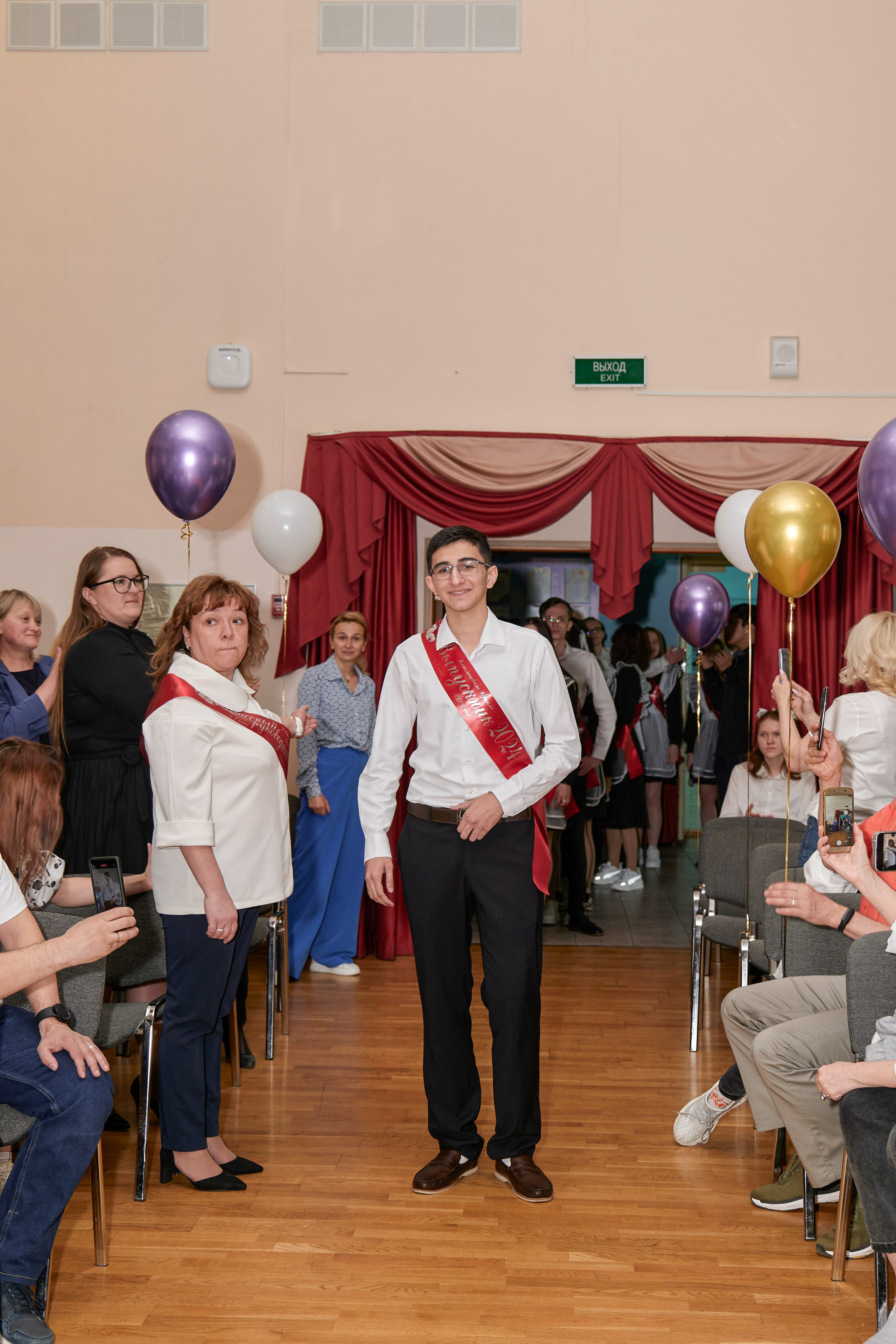 Последний звонок школа 1413. Детский и семейный фотограф г. Москва Оксана Катаджи