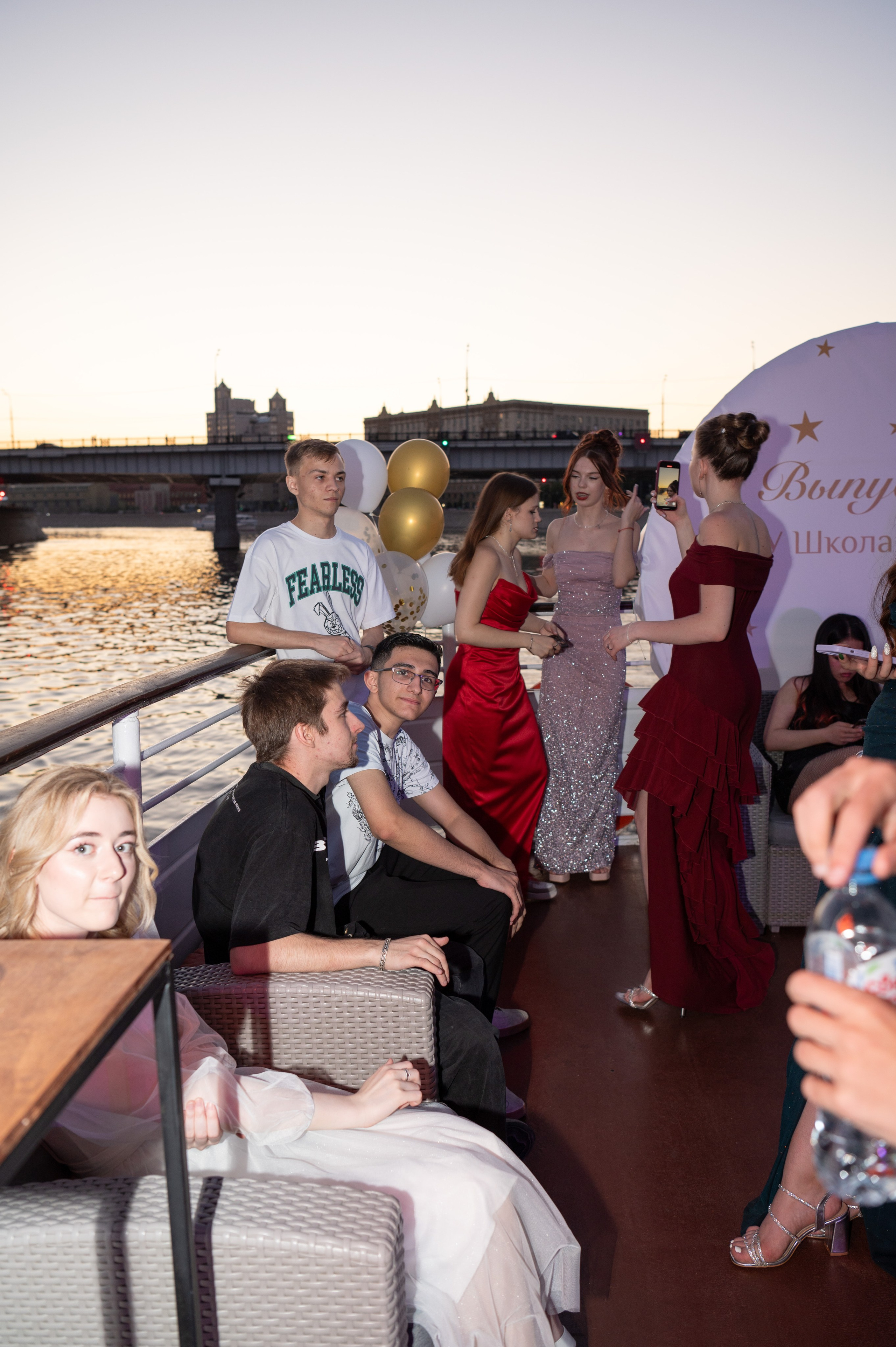 Выпускной вечер 11 класс на теплоходе. Детский и семейный фотограф г. Москва Оксана Катаджи