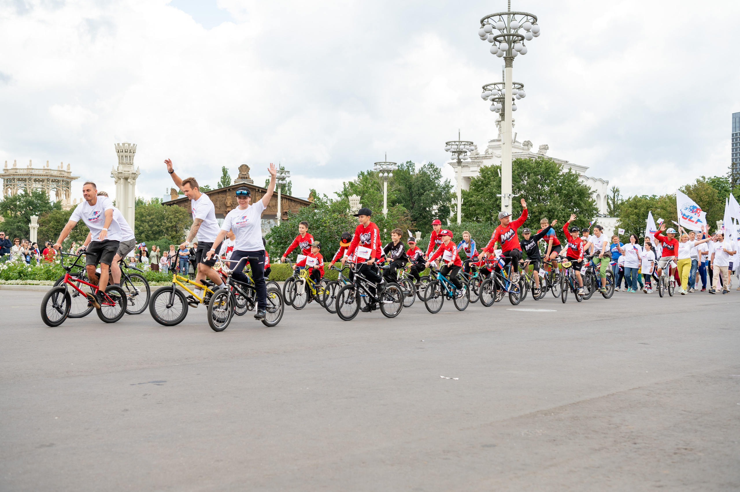 Спортивное шествие посвященное Дню физкультурника!. Детский и семейный фотограф г. Москва Оксана Катаджи