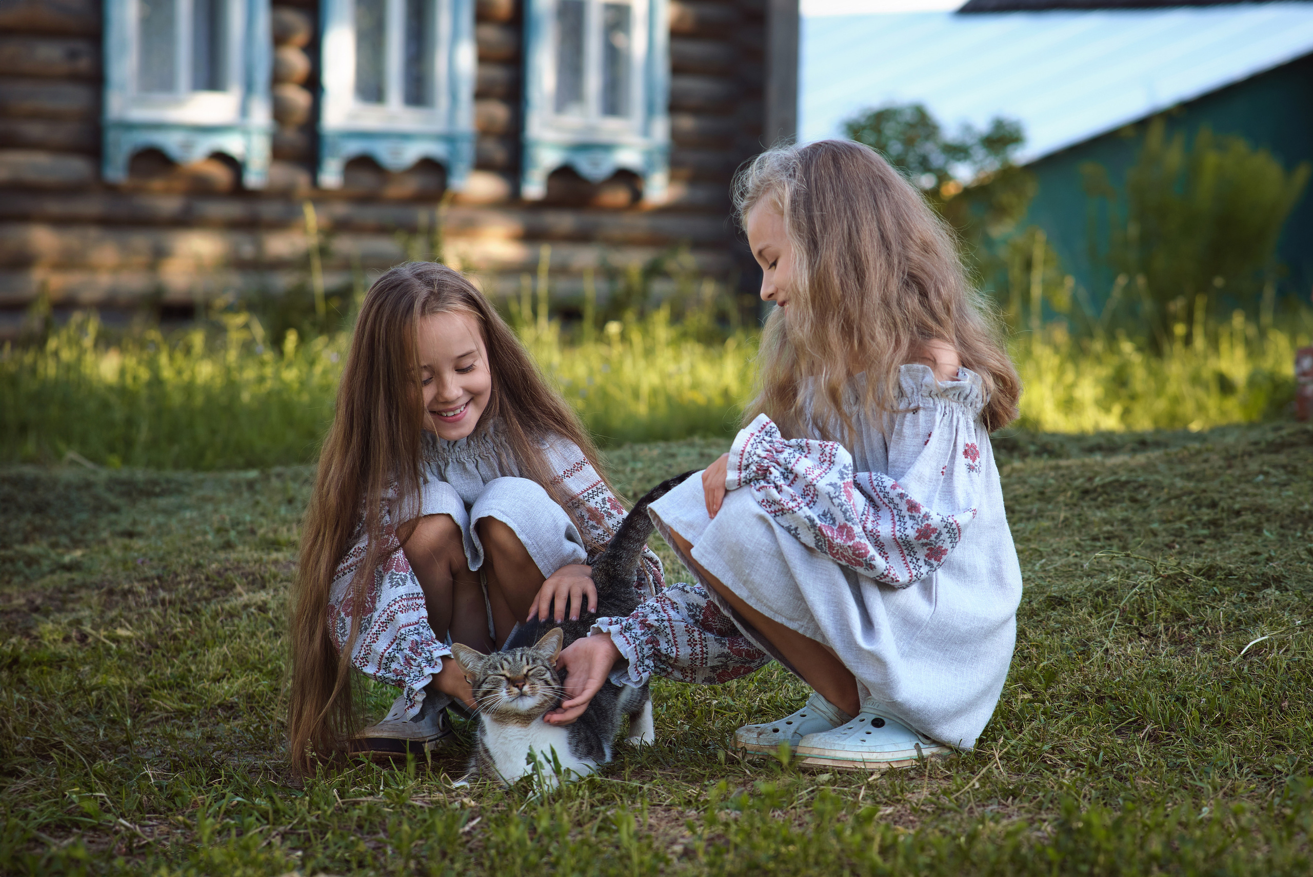 Алиса и Аделия, каникулы в деревне