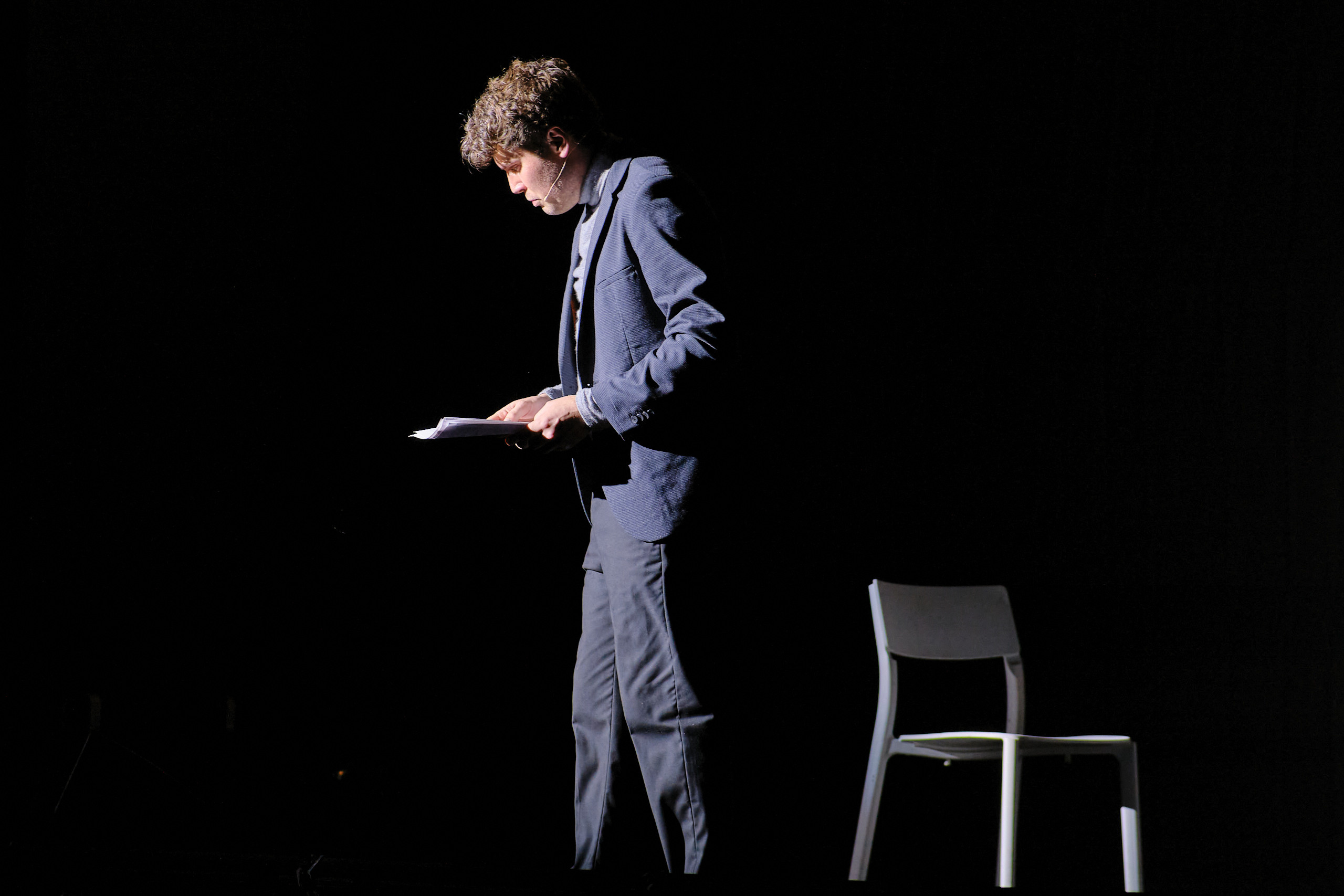 Спектакль в ДК им. Зуева