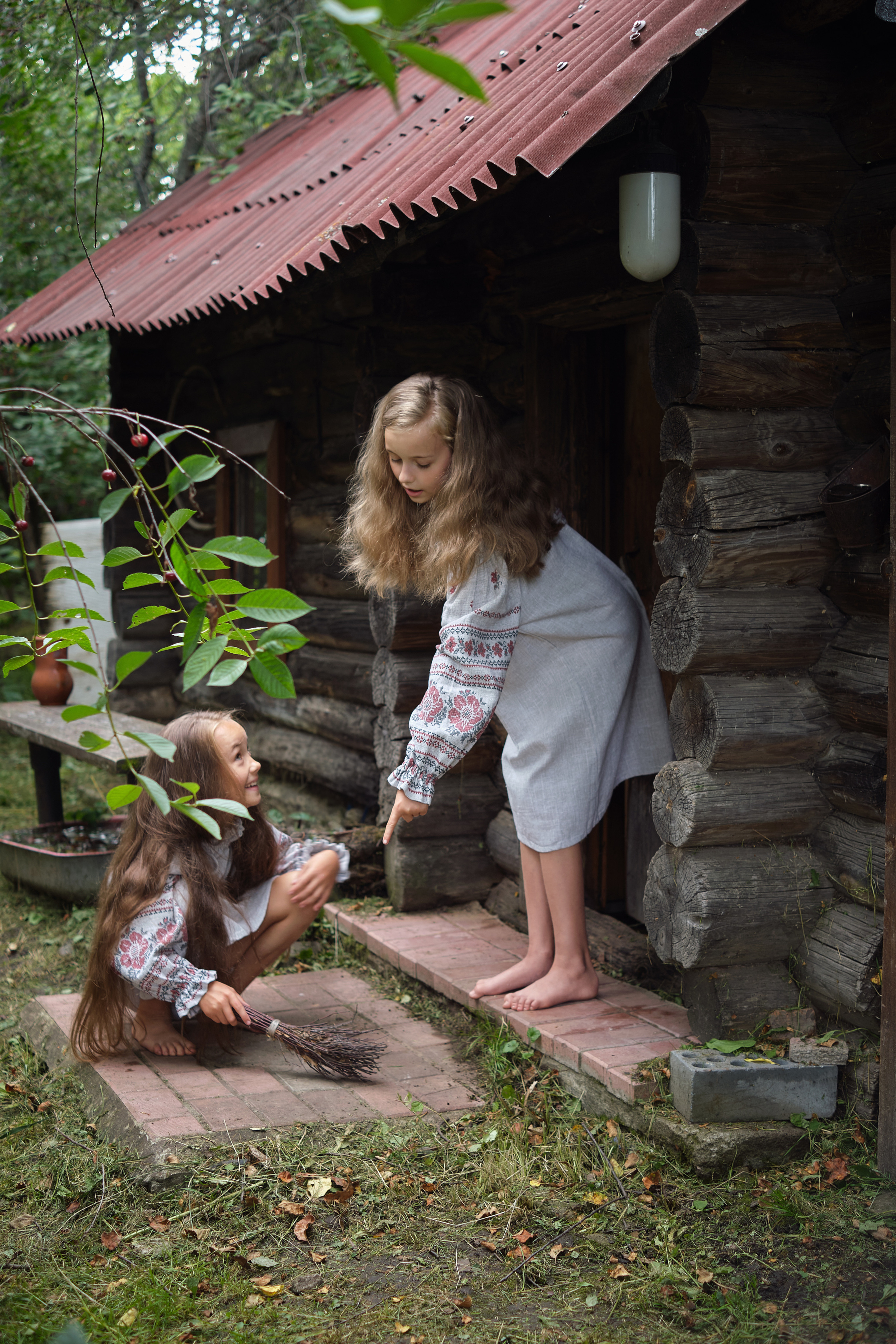 Алиса и Аделия, каникулы в деревне