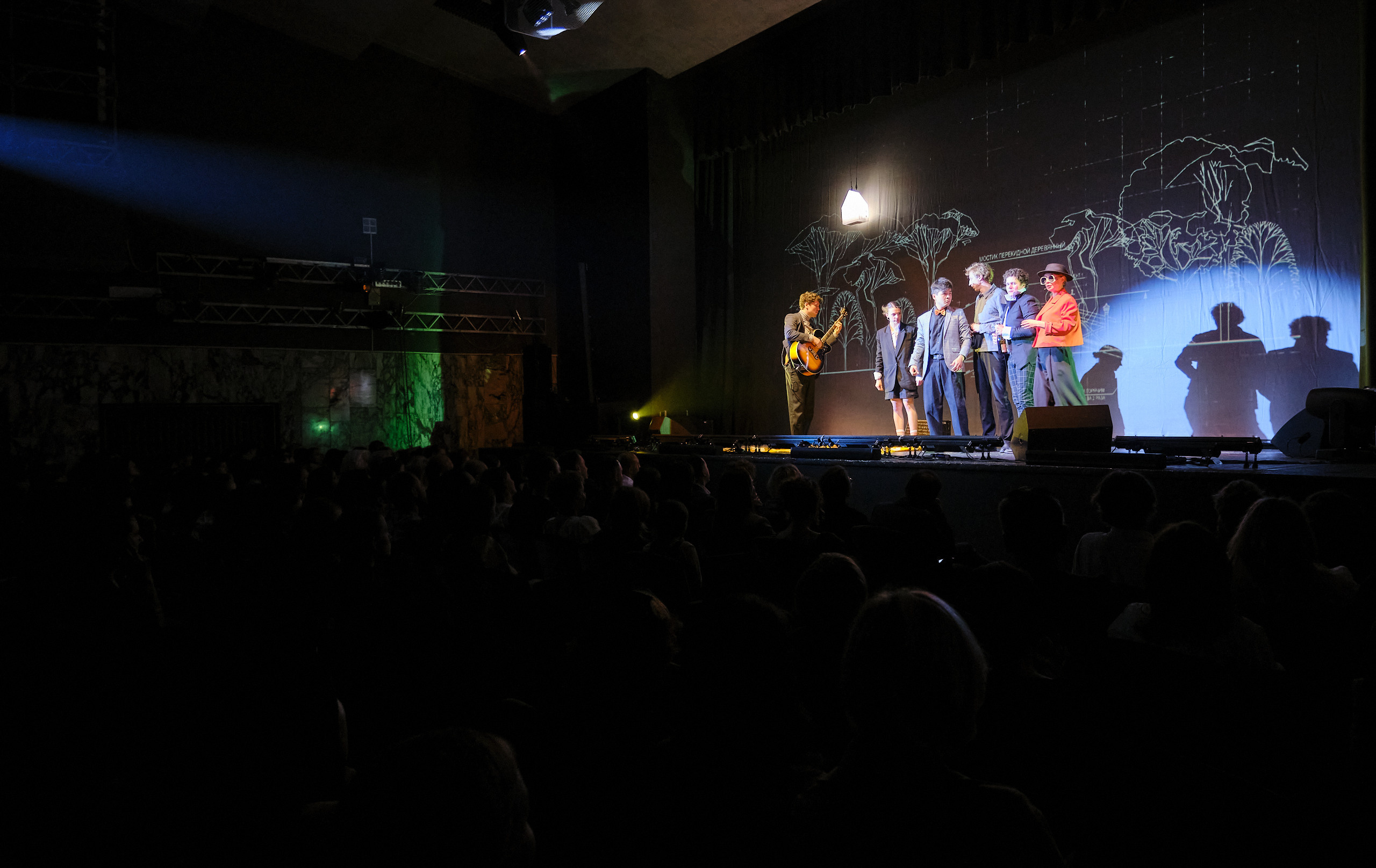 Спектакль в ДК им. Зуева