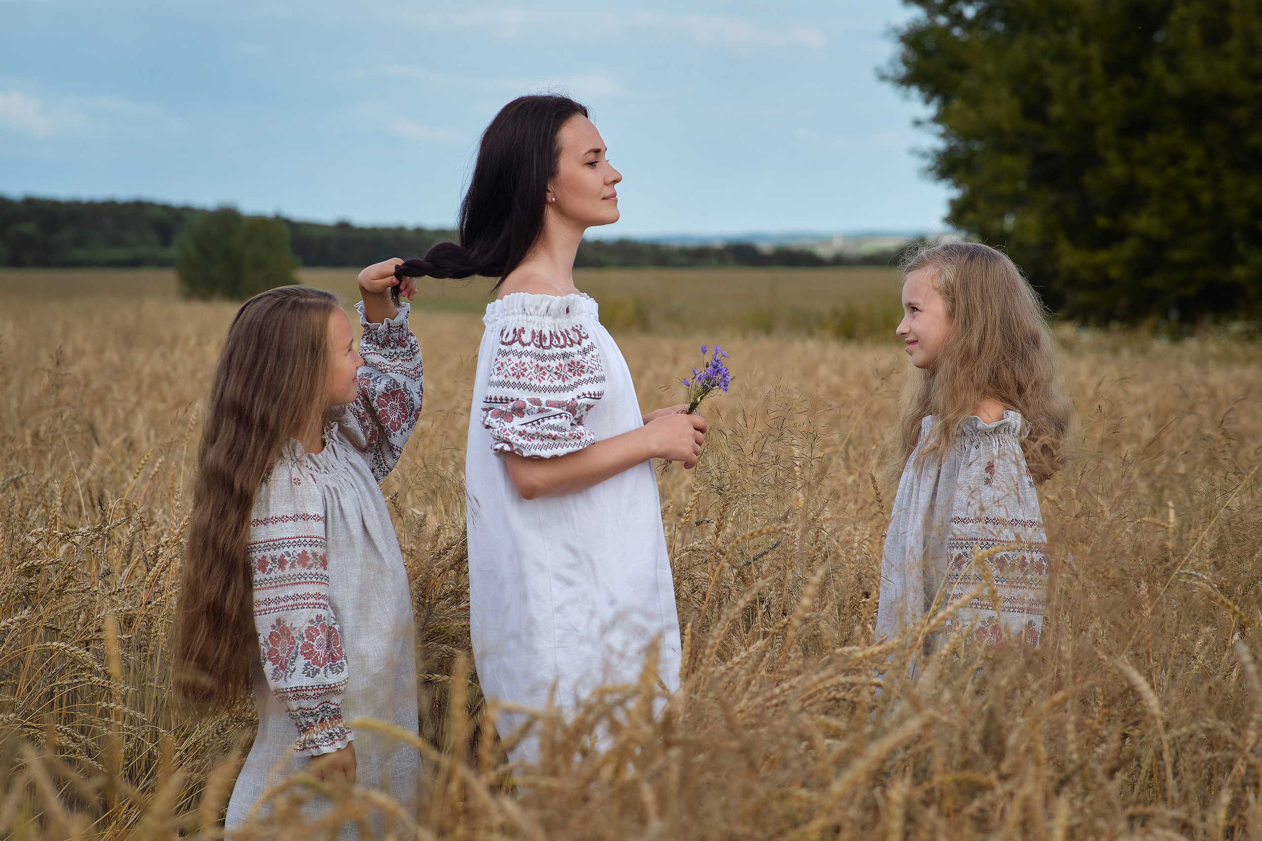 Настя и дочки, лето в деревне