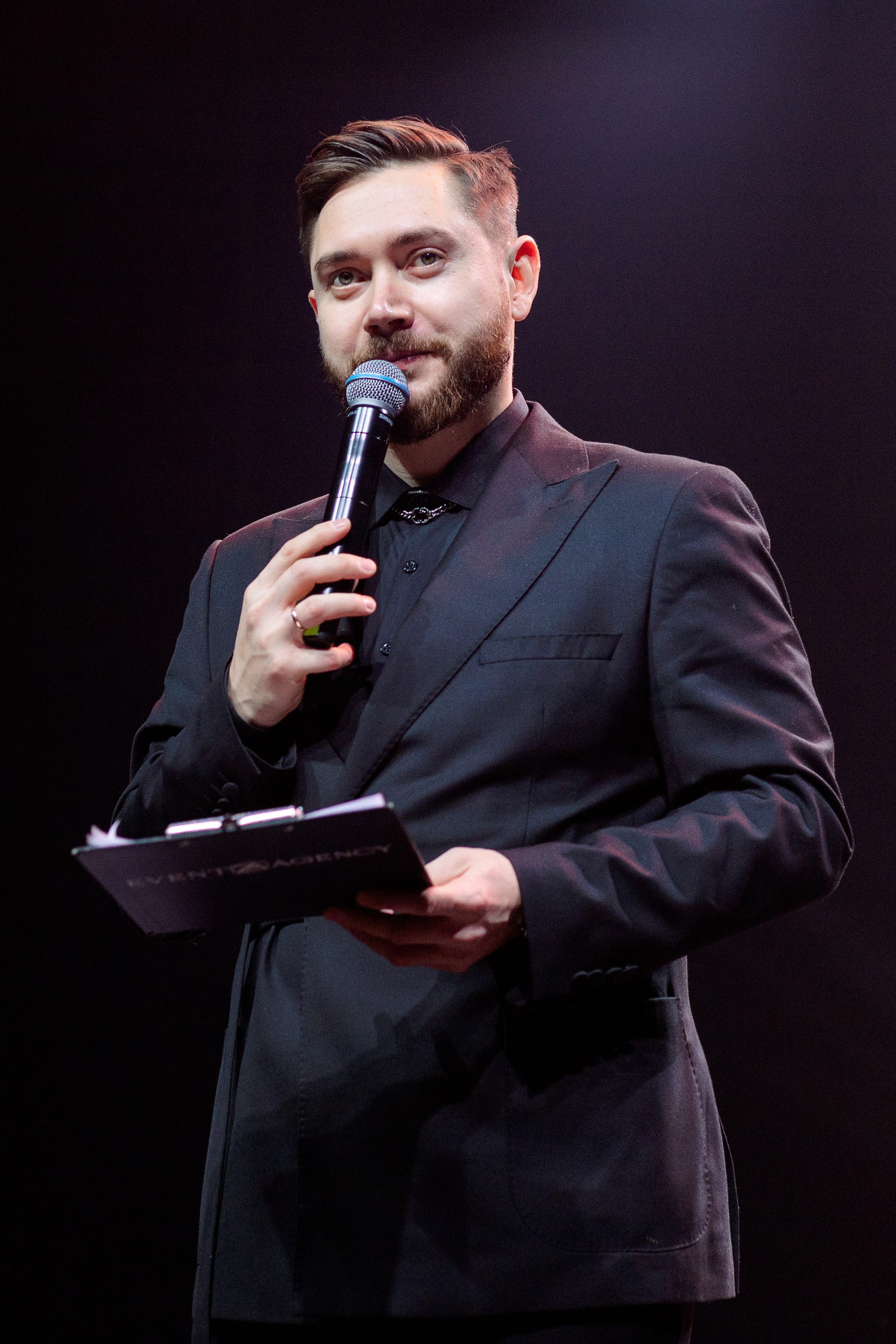 РЕПОРТАЖ: НОВЫЙ ГОД В ДК МЕТАЛЛУРГ. Профессиональный фотограф в Ижевске Леша Петров