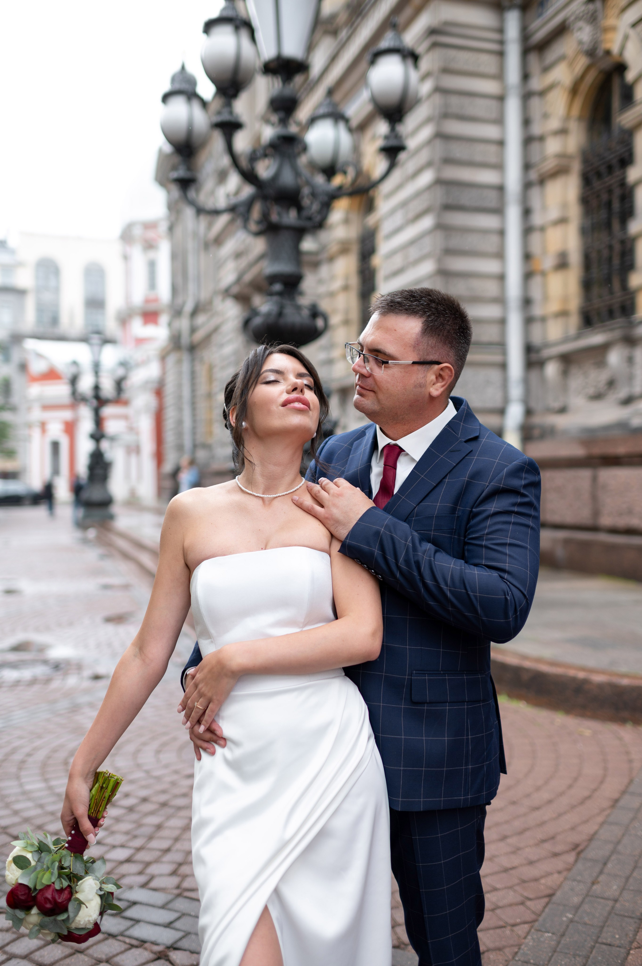 Евгений и Александра (фотосессия под дождём на Исаакиевской площади, свадебная прогулка на Финском заливе). Портретный, семейный и свадебный фотограф в Санкт-Петербурге и в Пушкине Ширяев Денис