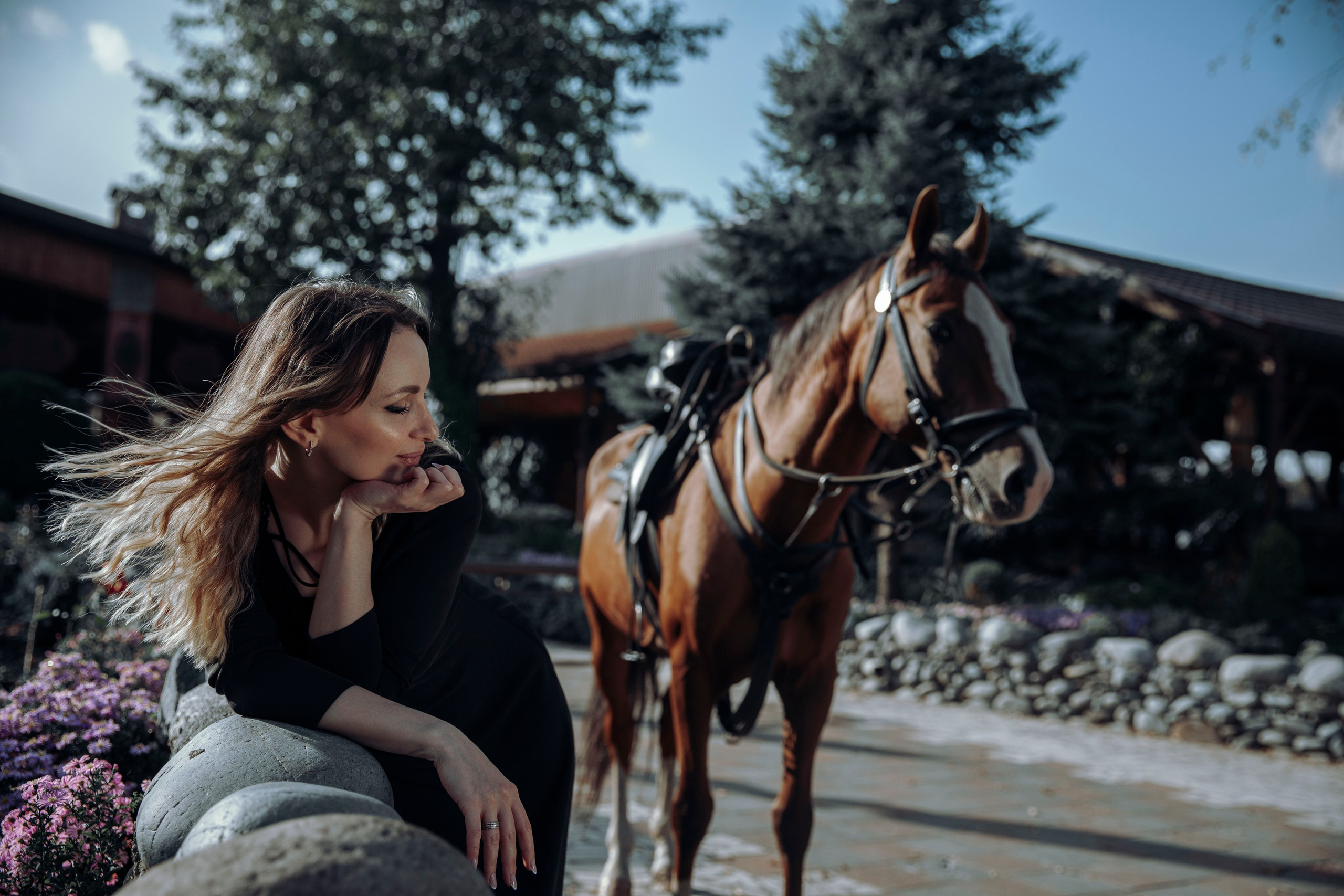 фотосессия с лошадью, фотосессия, лошадь, фотосессия в горах, фото с конем, фотография с лошадью, фотосессия, горы, Кавказ, фотосессия в песках, фотограф Осколкова Ульяна