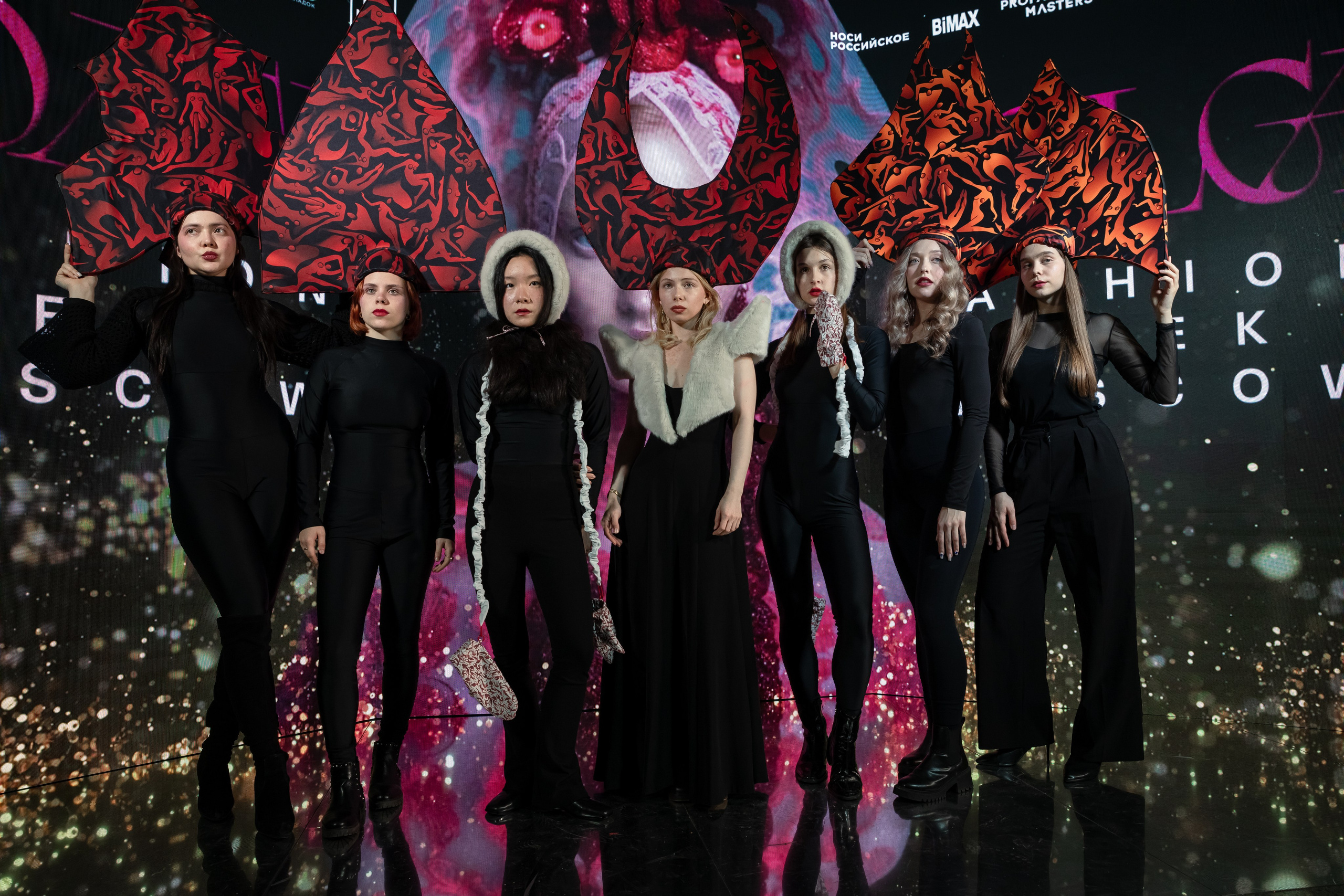 Фотозона Показа | Volga Fashion Week. Фотограф брендов и бизнеса в Москве Алексей Сентюрин