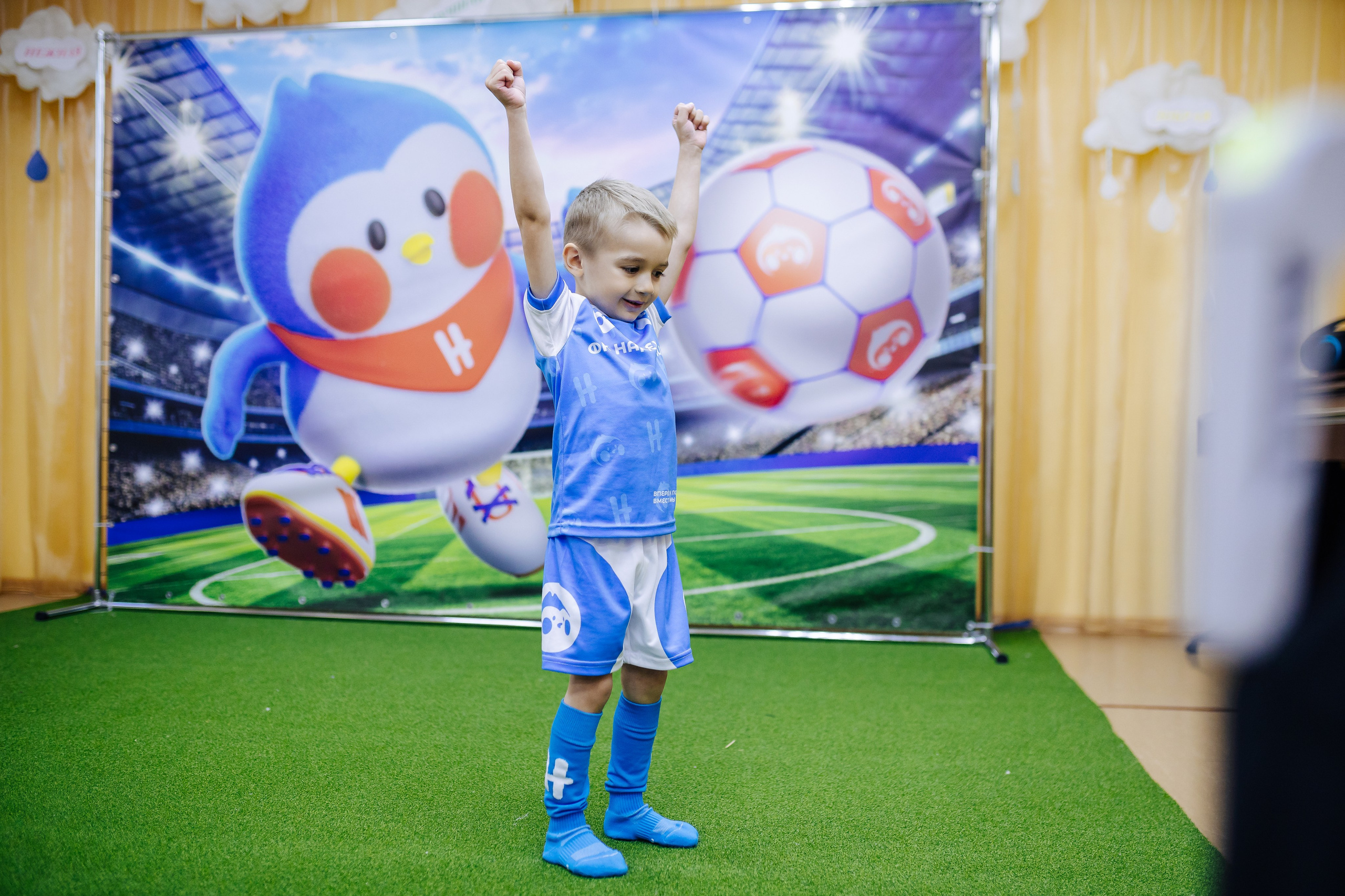 Фотосессия с кубком в детских садах г. Магнитогорска. Денис Прохоров Фотограф в г. Магнитогорск