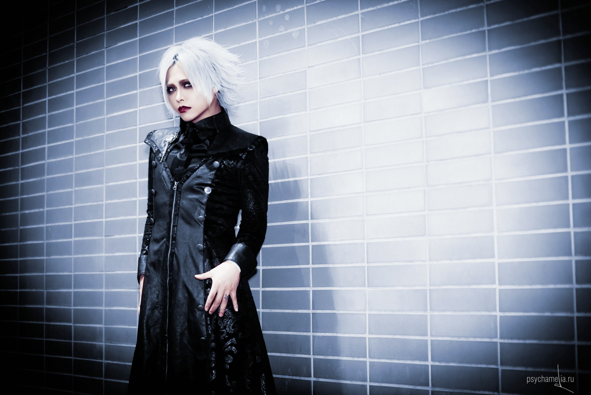 Studio and outdoors. Main