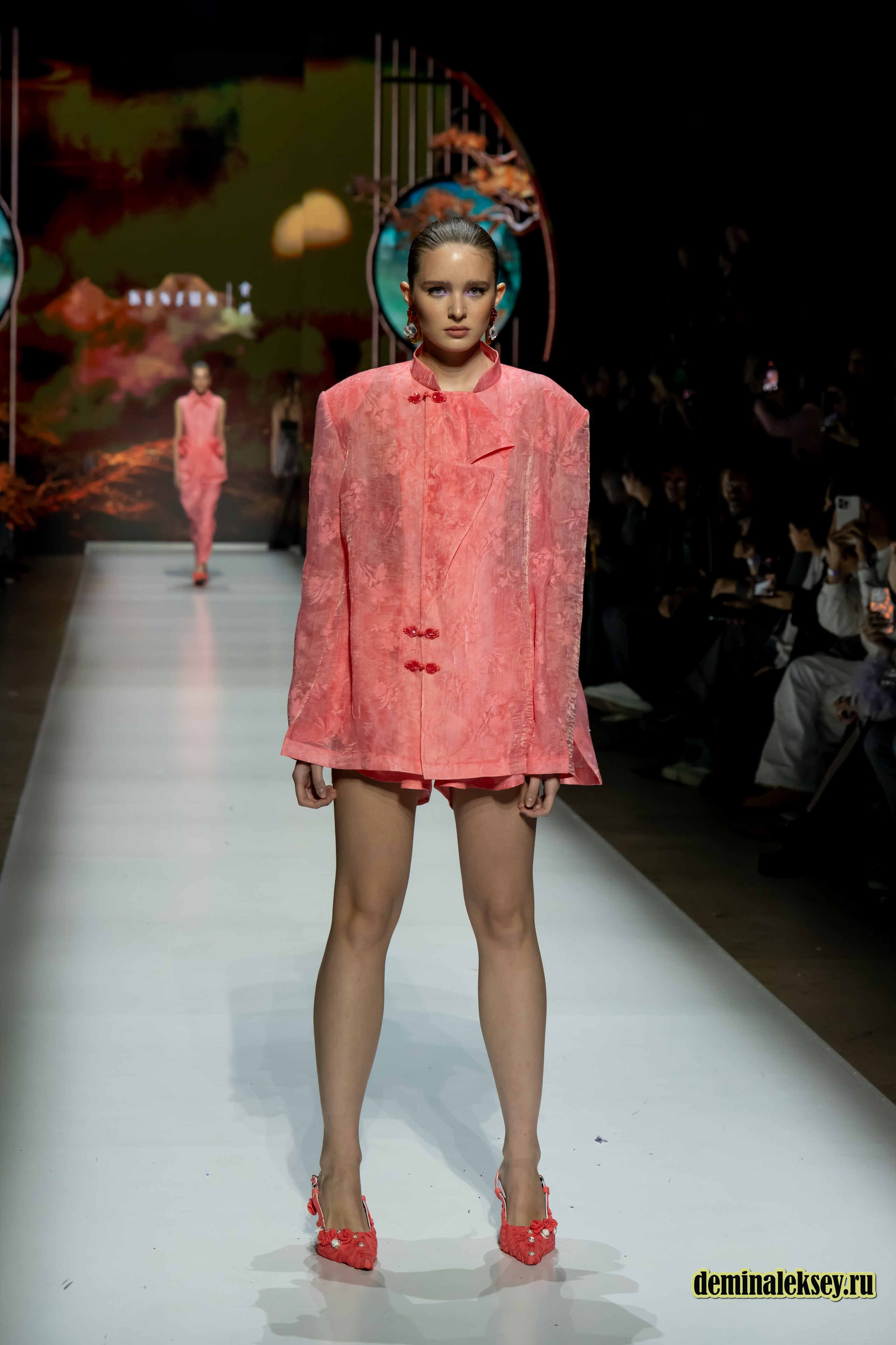 Московская неделя моды 2024 4 октября дизайнер KenSun Китай/China. Репортажный, семейный и студийный фотограф в Москве Демин Алексей