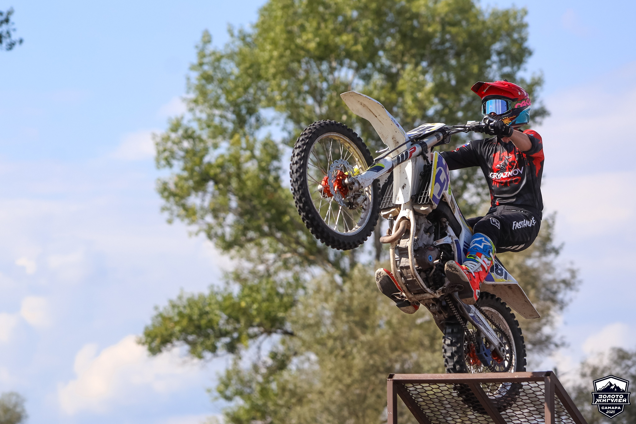 Шоу команды GRYAZNOV MOTO на Кубке России по гонкам с водными препятствиями на квадроциклах. Спортивный фотограф в Самаре