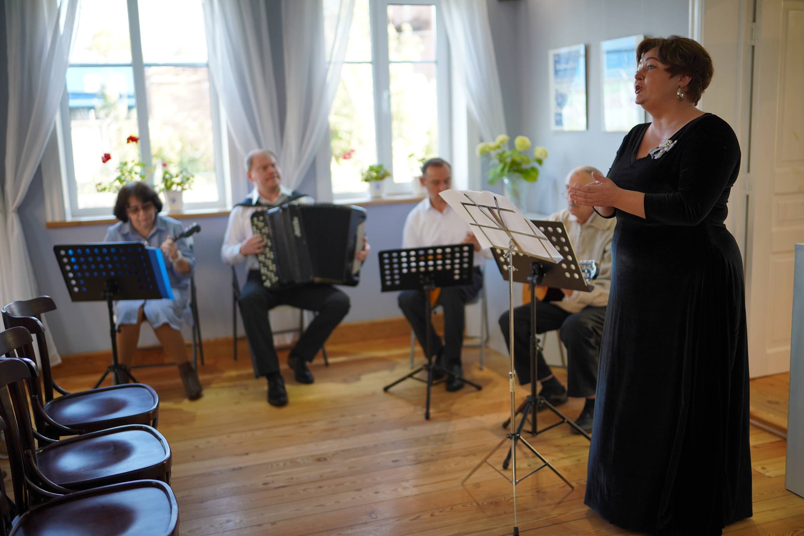 Gzhel lyrics by Nina Kvitnitskaya — Гжельская лирика Нины Квитницкой