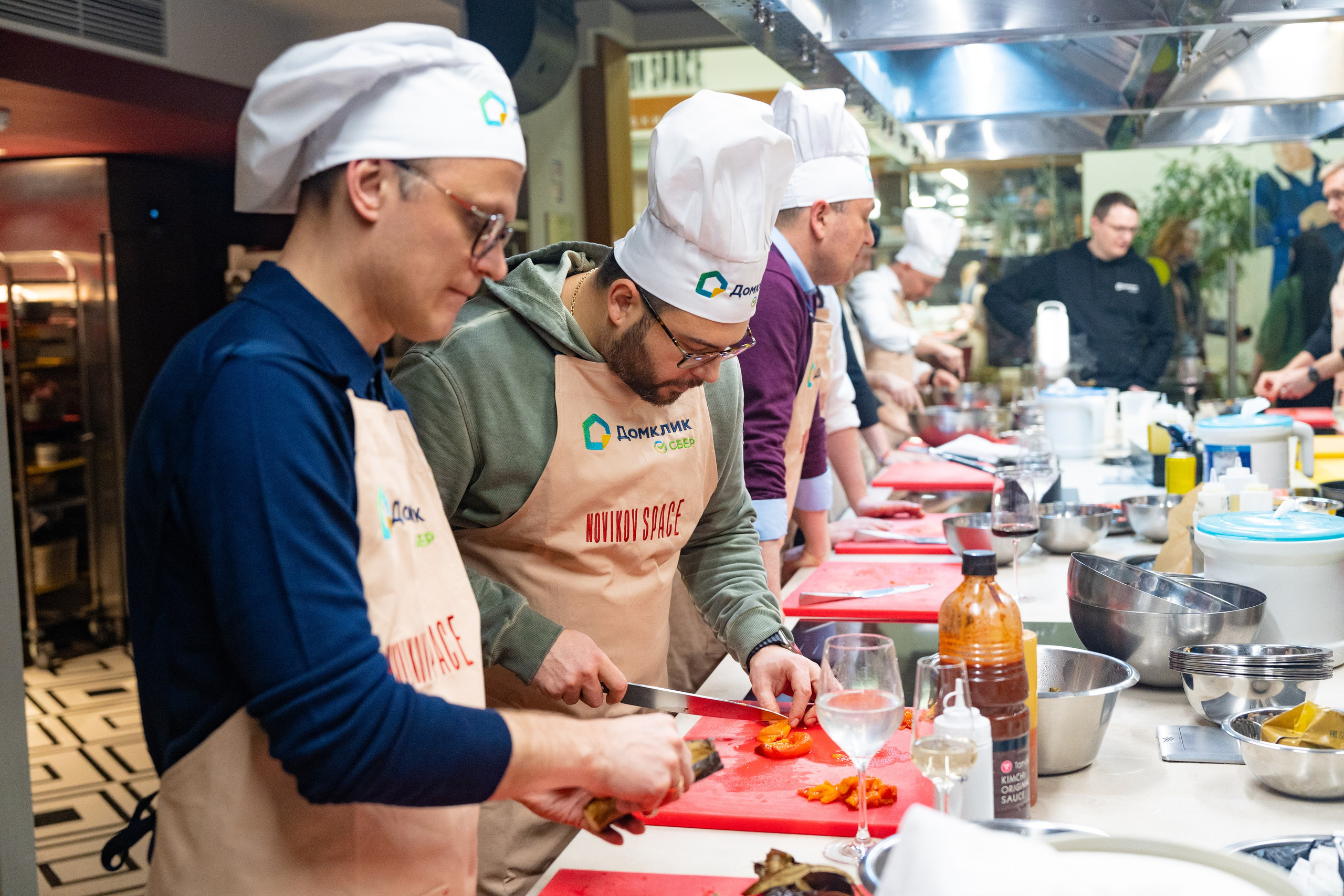 NOVIKOV SCHOOL — Умами зал. Фотограф Никита Комаров