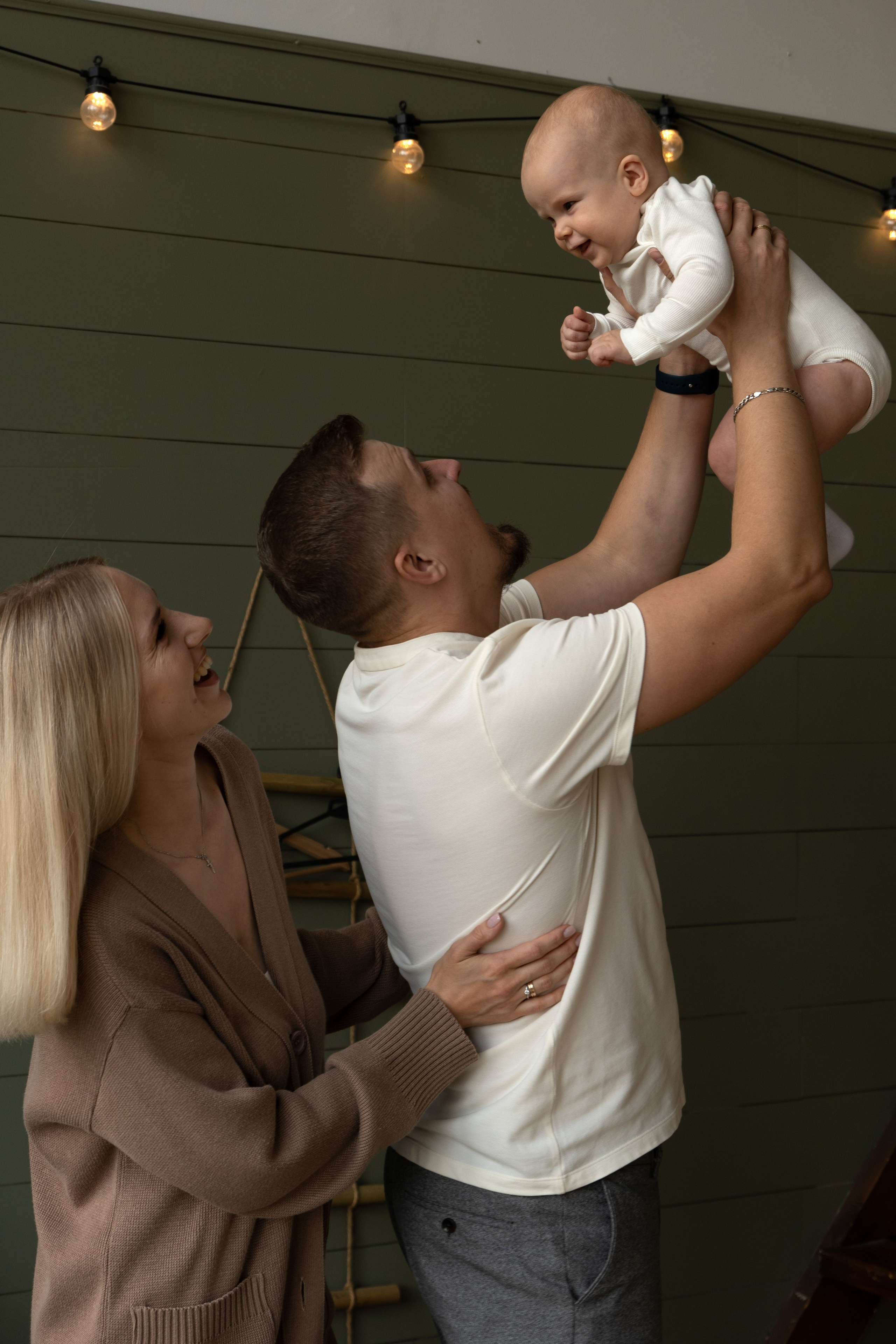 Студийная семейная фотосессия. Фотограф видеограф Ольга Василевская