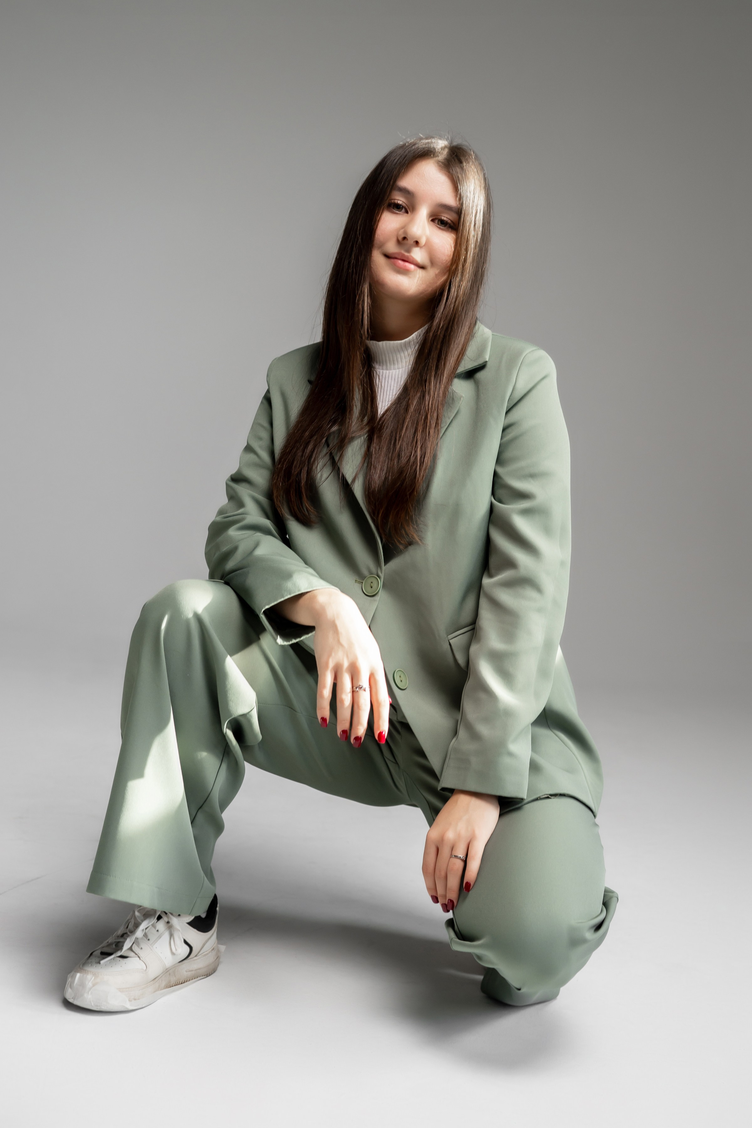 Портреты в студии на белом фоне. Ольга Плаксина фотограф в Саратове