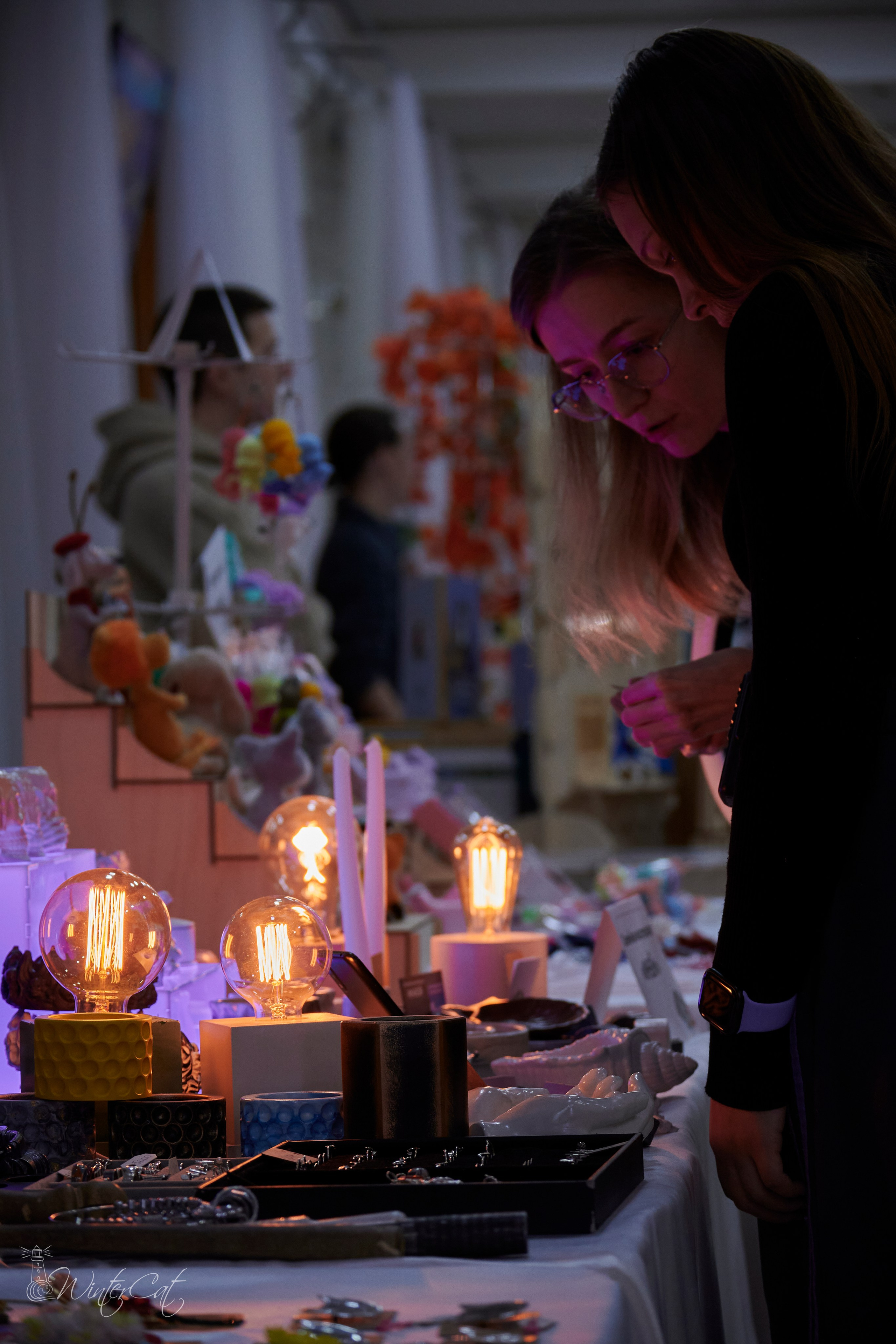 Арт Маркет 12.10.24. Портретный и репортажный фотограф в Магадане Андрей Нефедов WinterCatPhoto