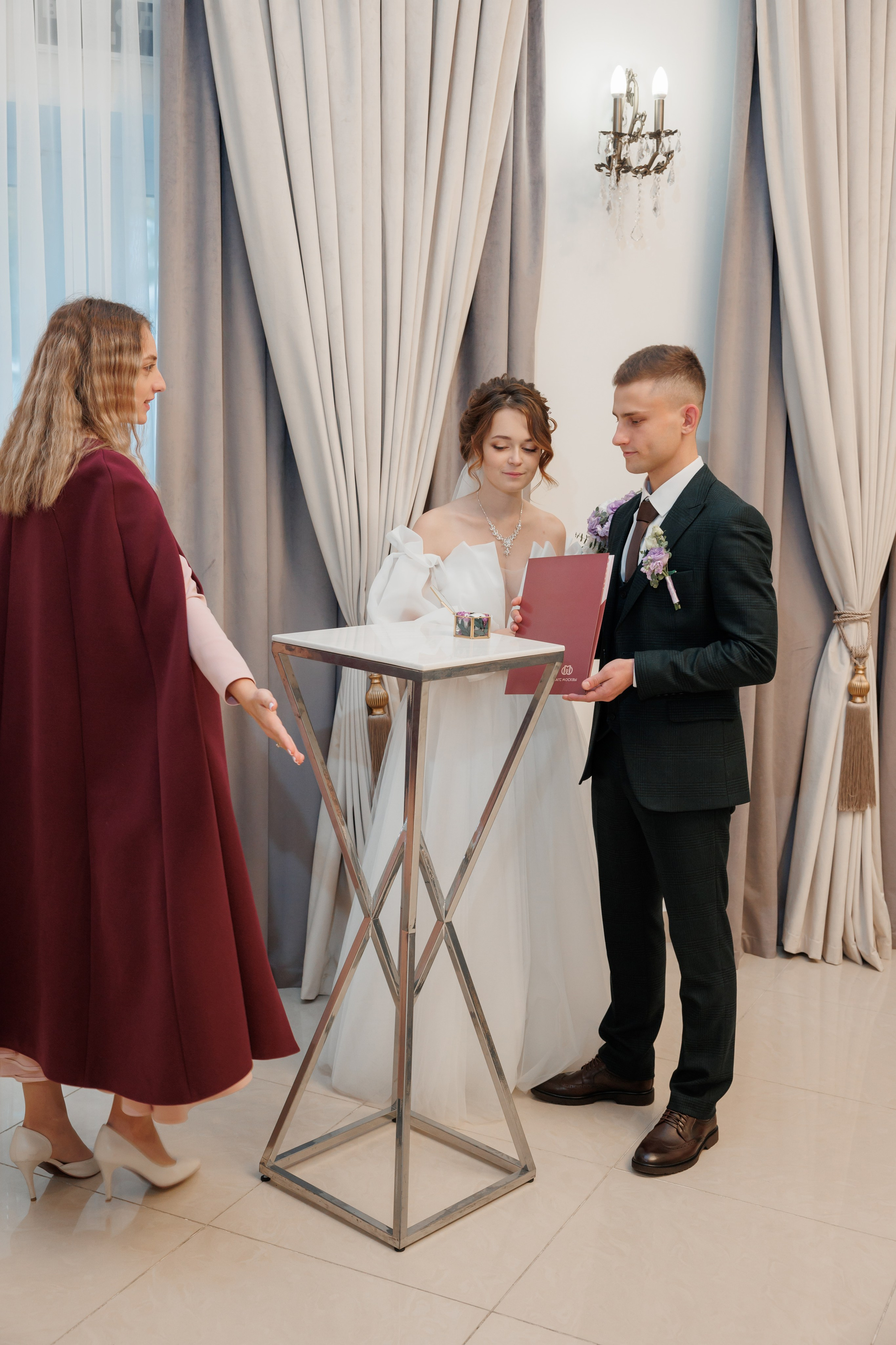 Константин и Дарья, ЗАГС ВДНХ, отель Soluxe, ресторан «Антик». Свадебный и репортажный фотограф (Москва, Королев и другие)