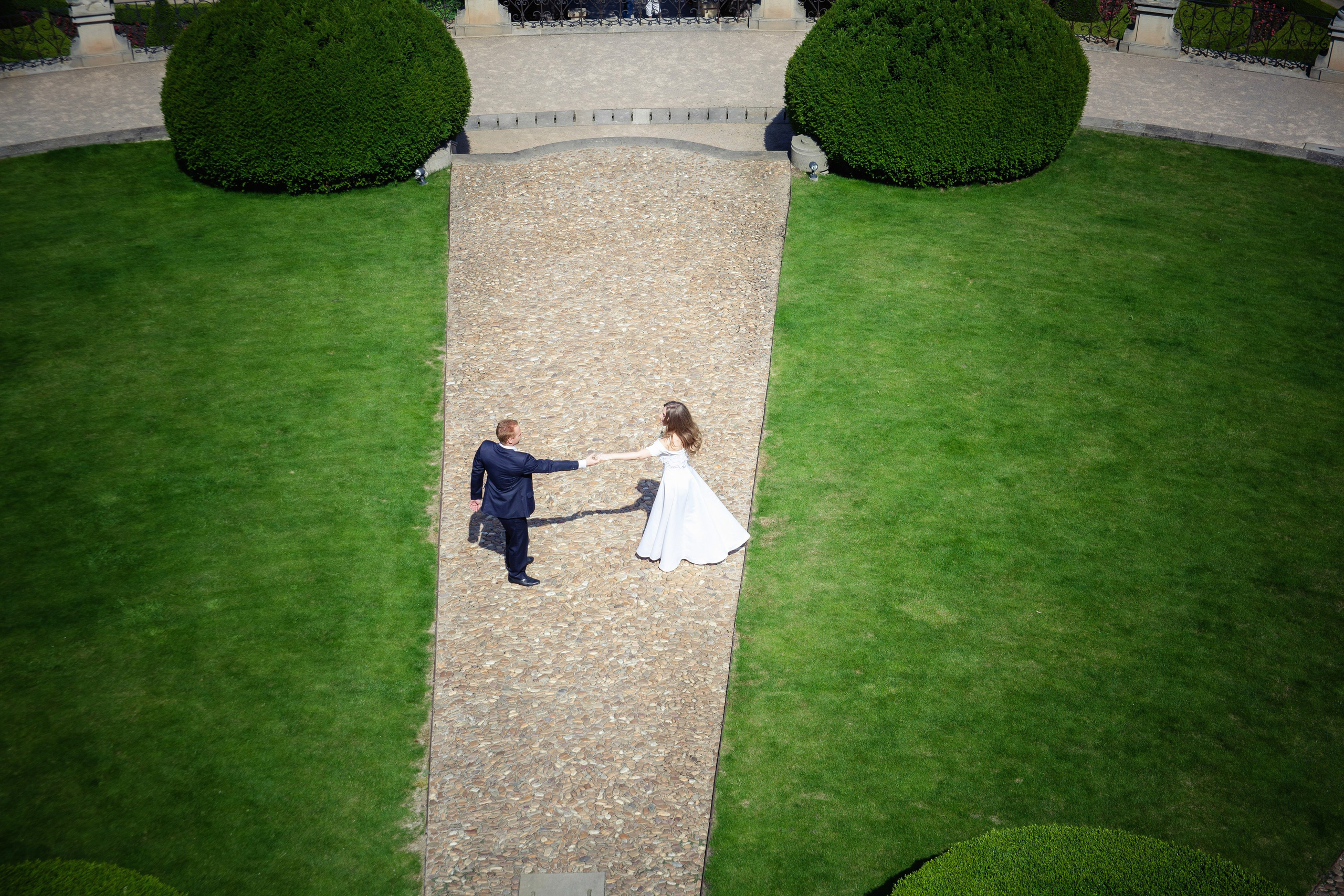 Молодожены на фотосесси в Шато Андре.