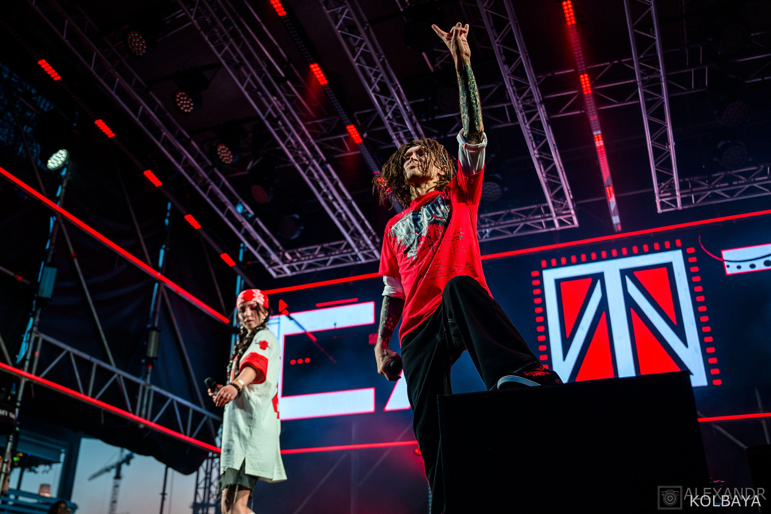 Фоторепортаж с концерта группы СЛОТ на Red Summer 2025. Концертный и театральный репортажный фотограф в Москве Александр Колбая