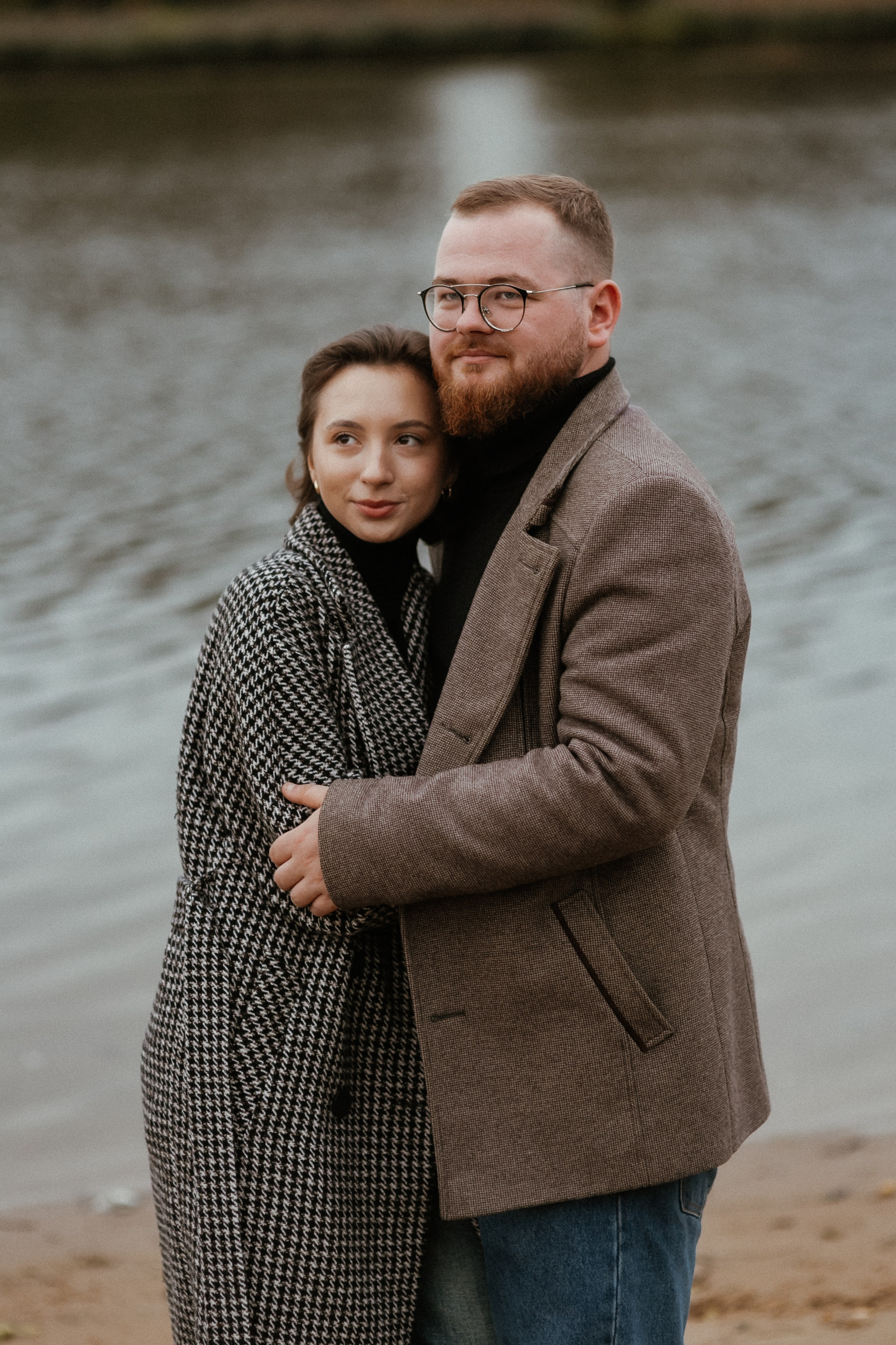Фотосессия влюбленных осенью в городе. Свадебный и репортажный фотограф в Ярославле и Санкт-Петербурге Роман Микрюков