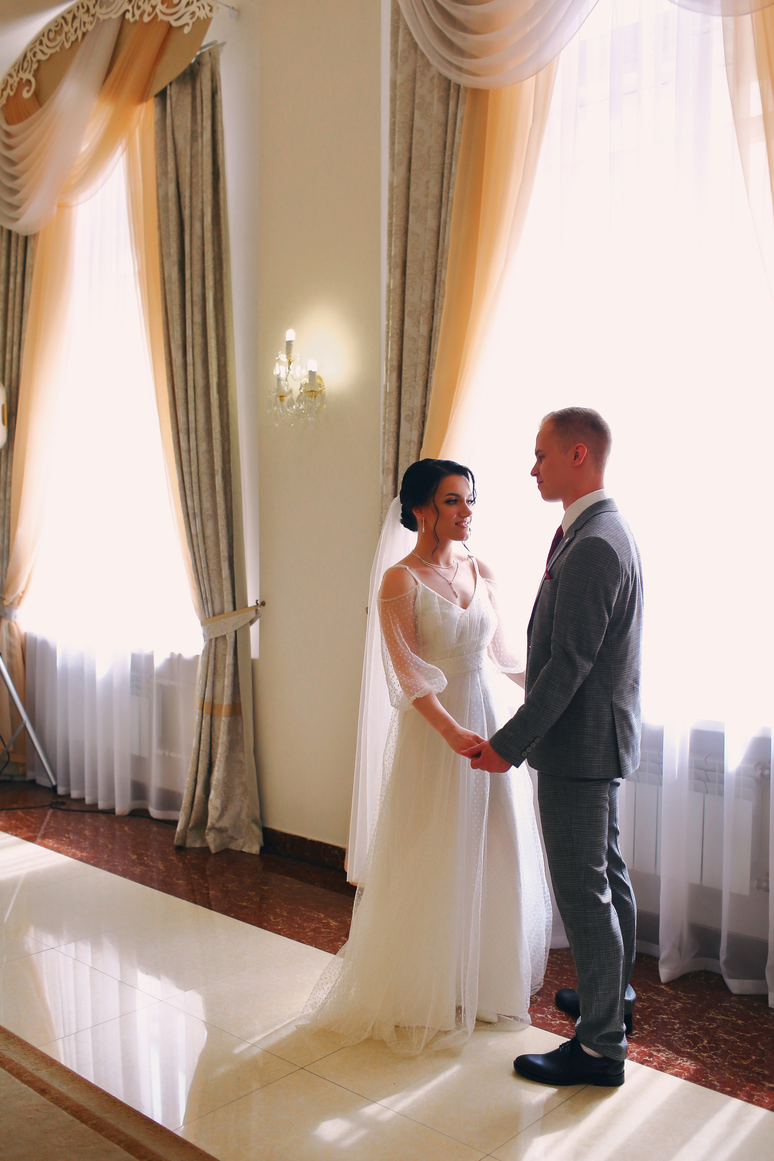 Съемка пары в отеле, на природе, в городе. Свадебный и репортажный фотограф в Ярославле и Санкт-Петербурге Роман Микрюков