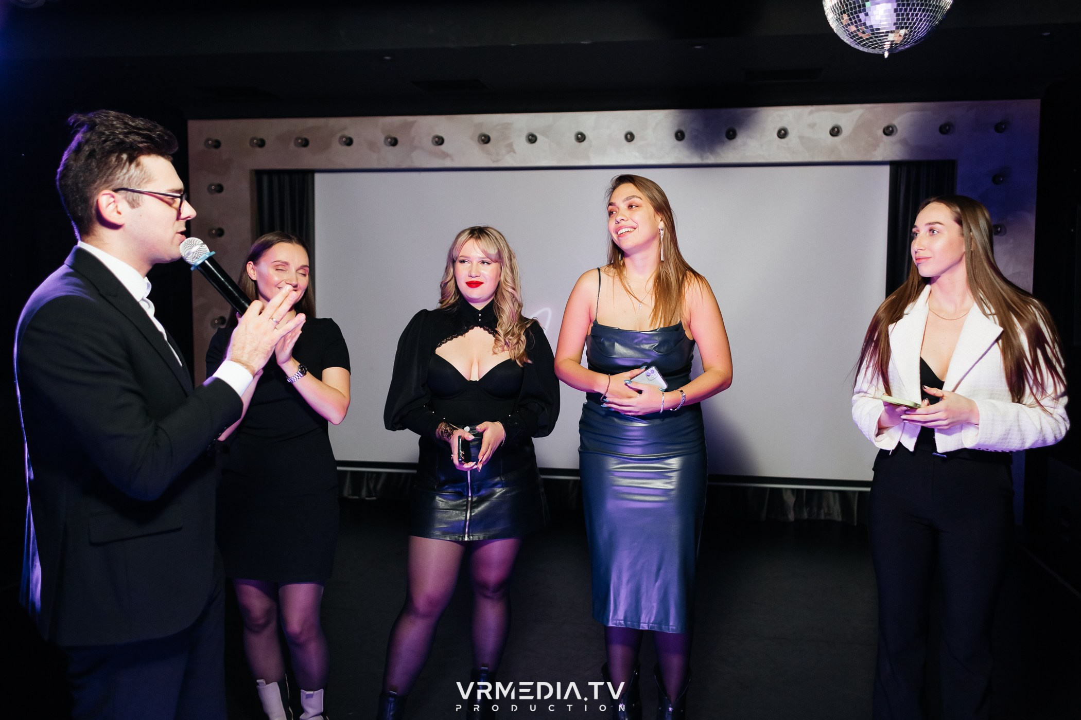 POP-STAR PARTY в караоке-баре «Volna»