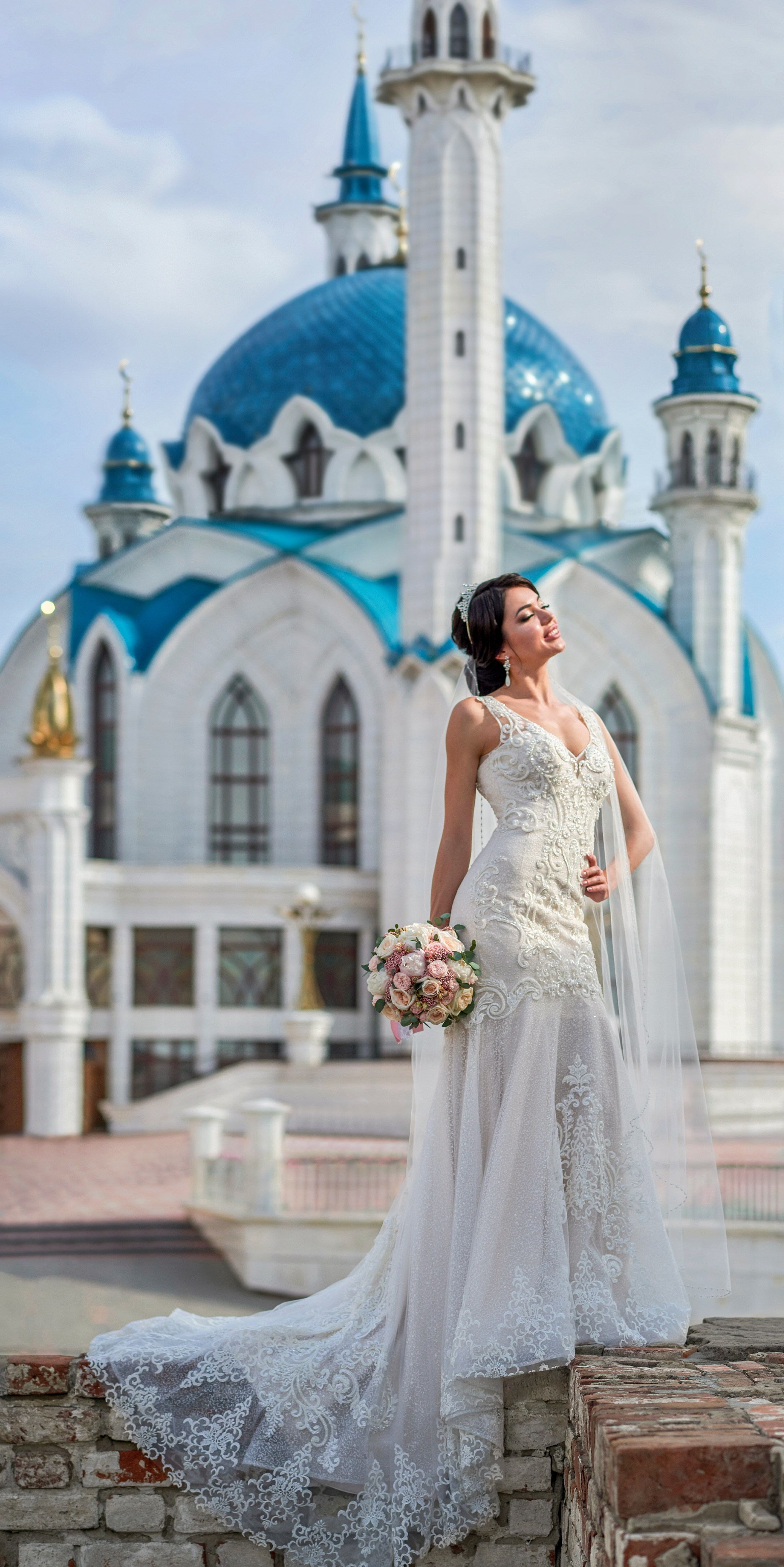 Свадебная Фотосессия в г. казани | Фотограф на Свадьбу в г. Казани Фотограф Садег Азарми тел. +79172288430 ✔ Сборы невесты и жениха✔ Утро невесты (детали, эмоции, подготовка)✔ Репортажная съёмка ЗАГСа и выездной регистрации✔ Свадебная прогулка✔ Фотосъёмка банкета и вечеринки✔ Креативные и тематические свадьбы✔ Свадьба на природе (лайфстайл)✔ Девичники и мальчишники