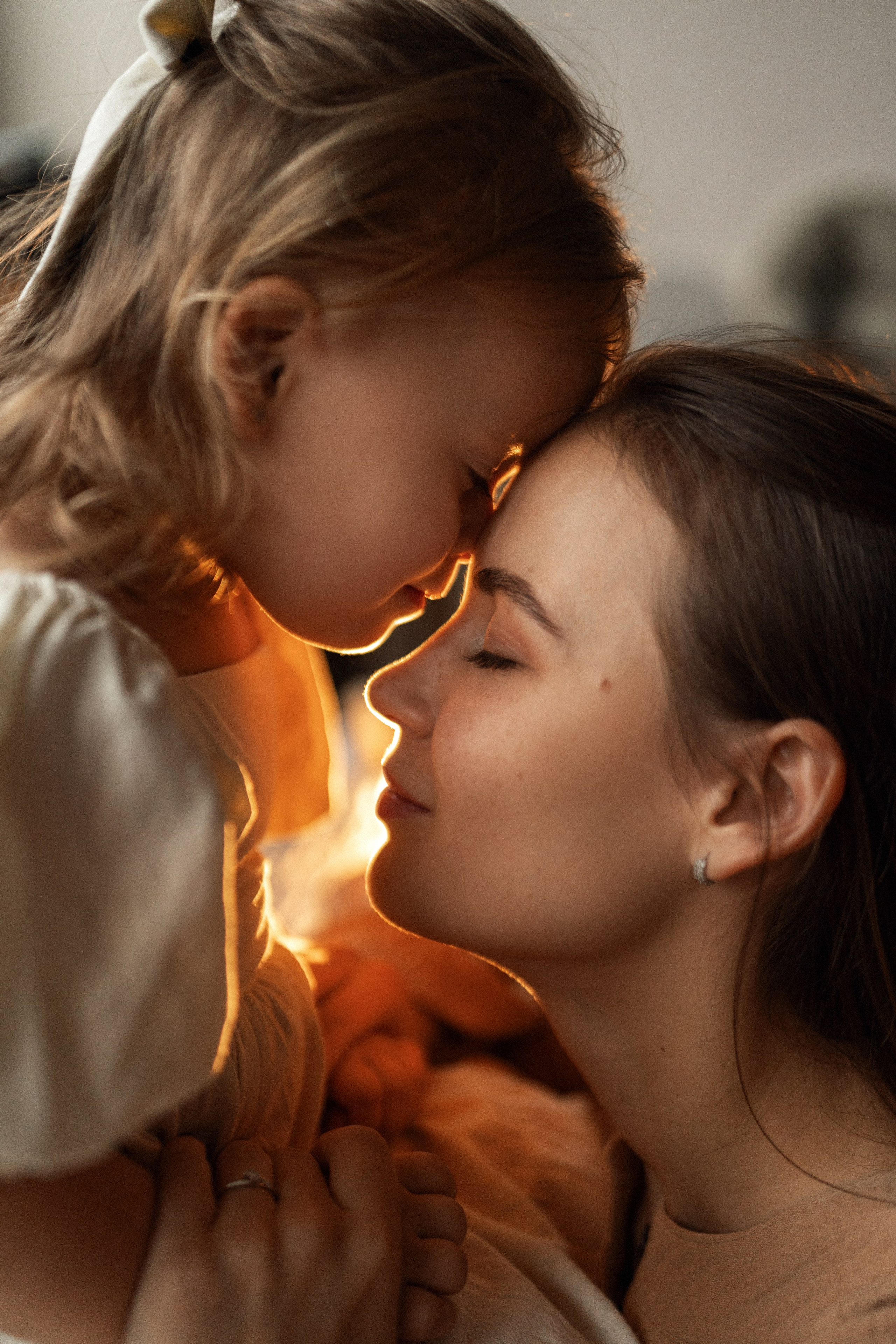 В мастерской художника. Семейный фотограф Москва. Фотограф беременности и материнства Москва