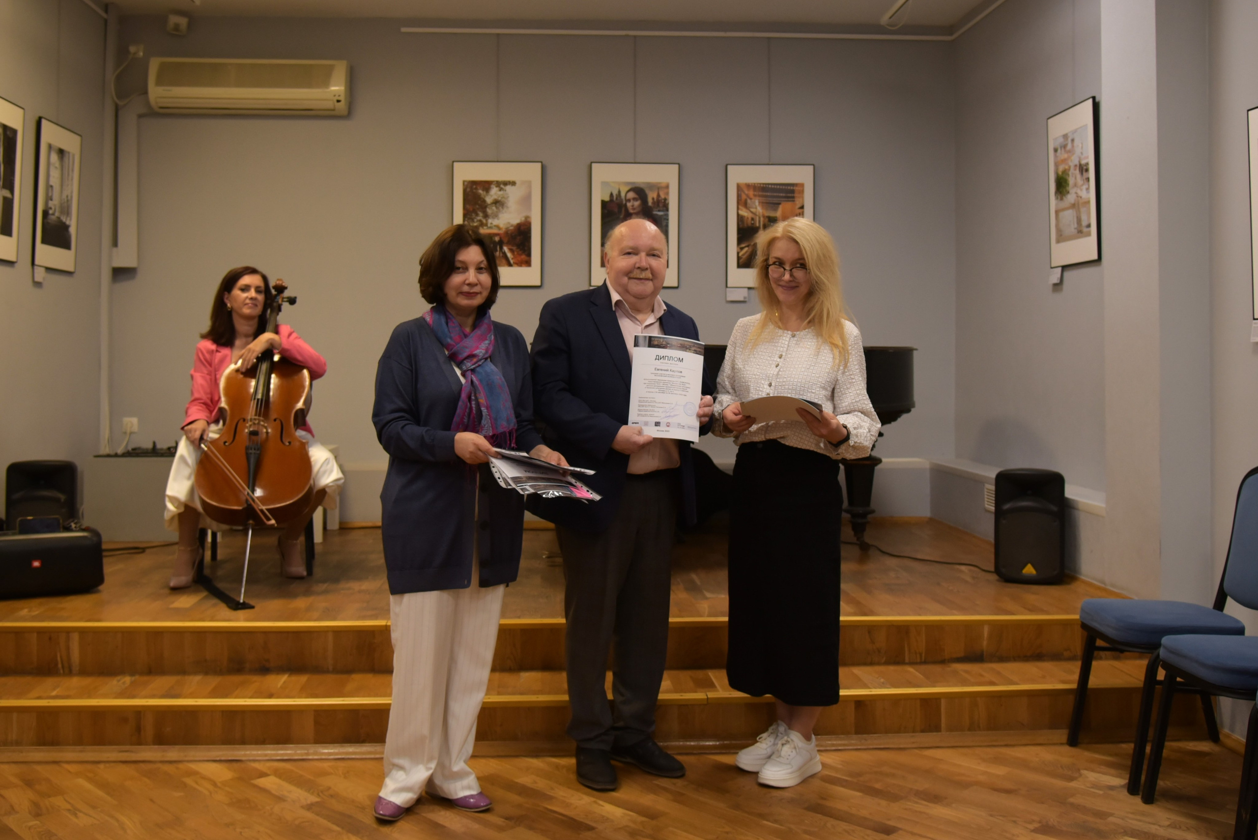 МОСКОВСКИЙ КАЛЕЙДОСКОП. Reportage, architectural, fine art photographer Lena Melnikova in Moscow