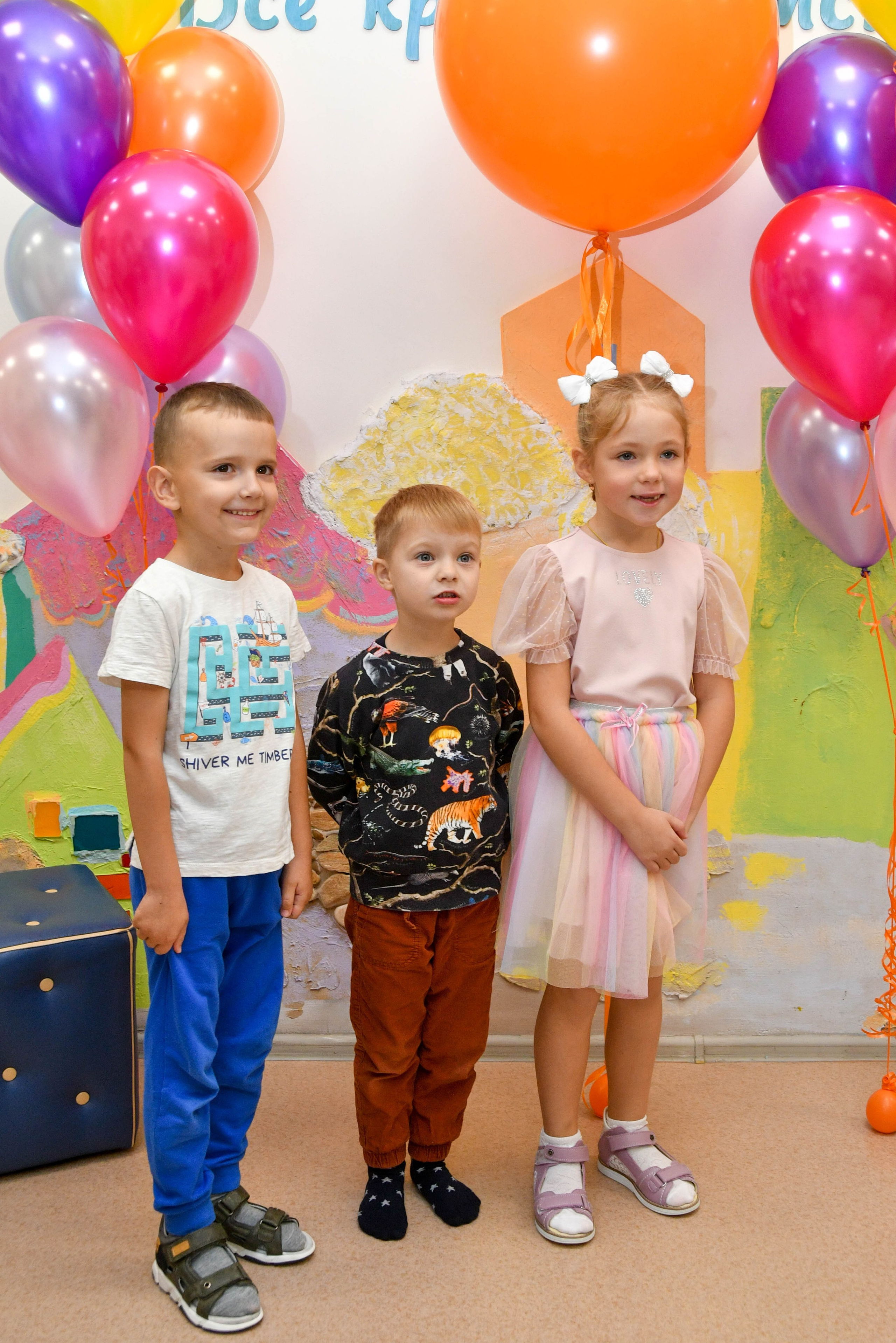 2023 г. День дошкольного работника и прогулка. Репортажный и детский фотограф в Новосибирске