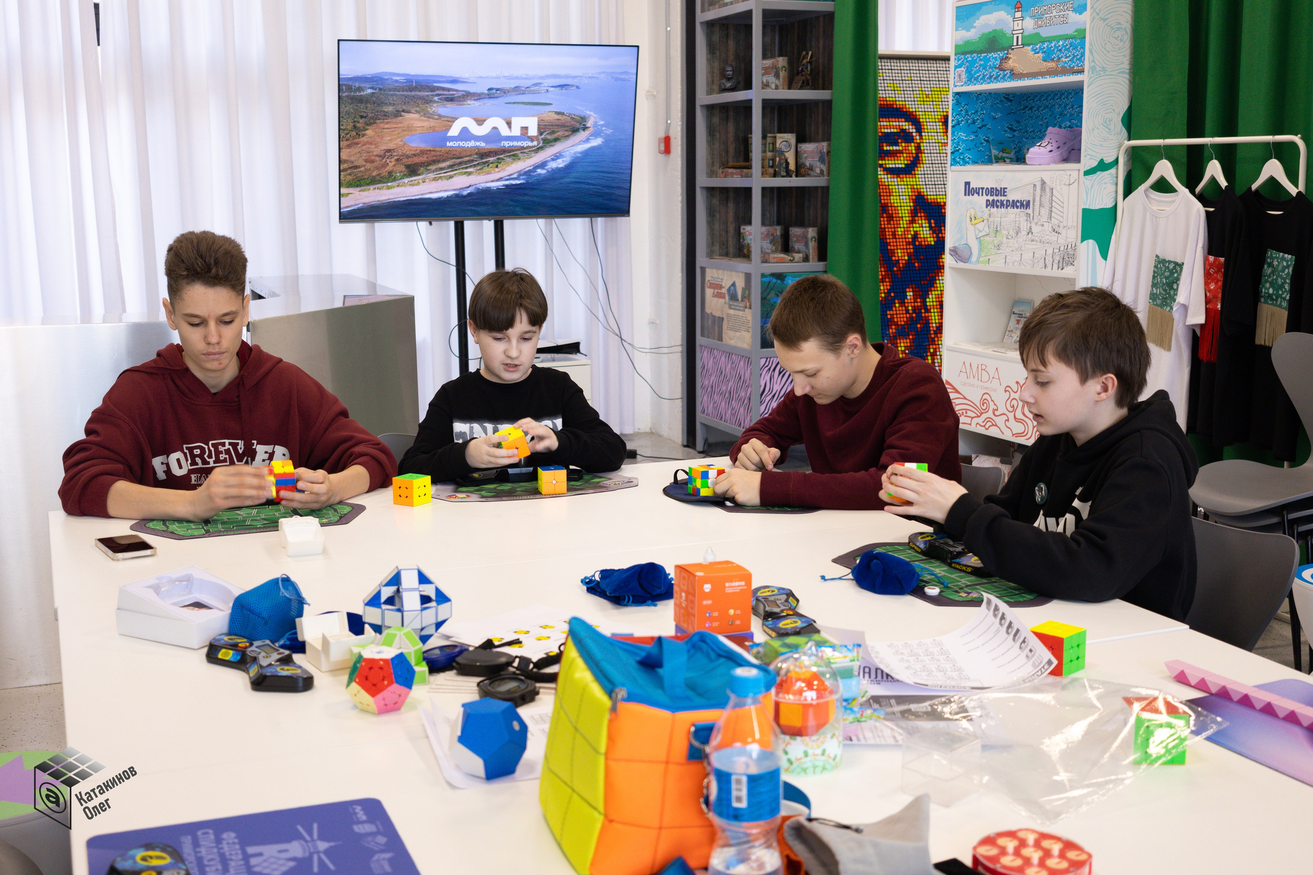 Мастер-классы по скоростной сборке кубика Рубика. Олег Катакинов| Репортажный фотограф в городе у моря (Владивосток)