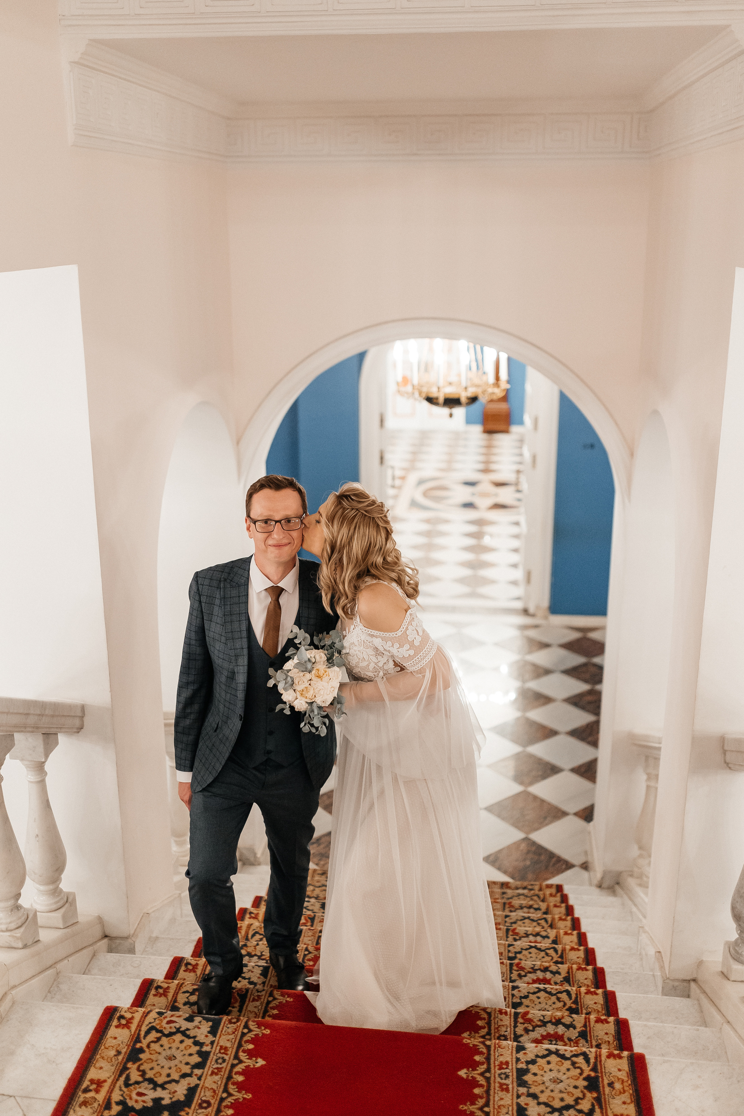 Свадебная фотосъемка в картинной галерее Глазунова