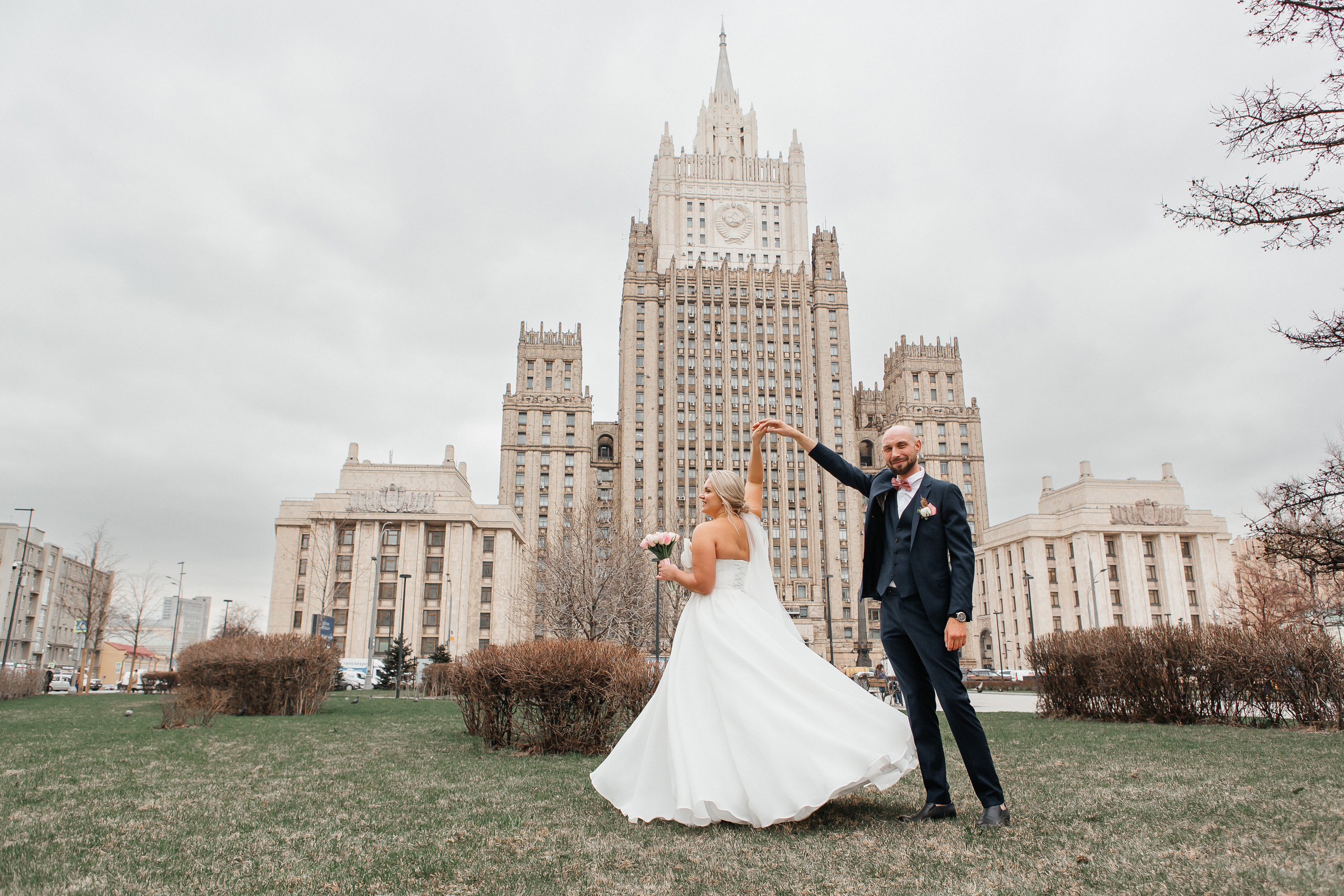 Свадебная фотосессия в отеле Золотое кольцо и ресторане Турандот. Свадебный фотограф в Москве Дарья Олендарёва