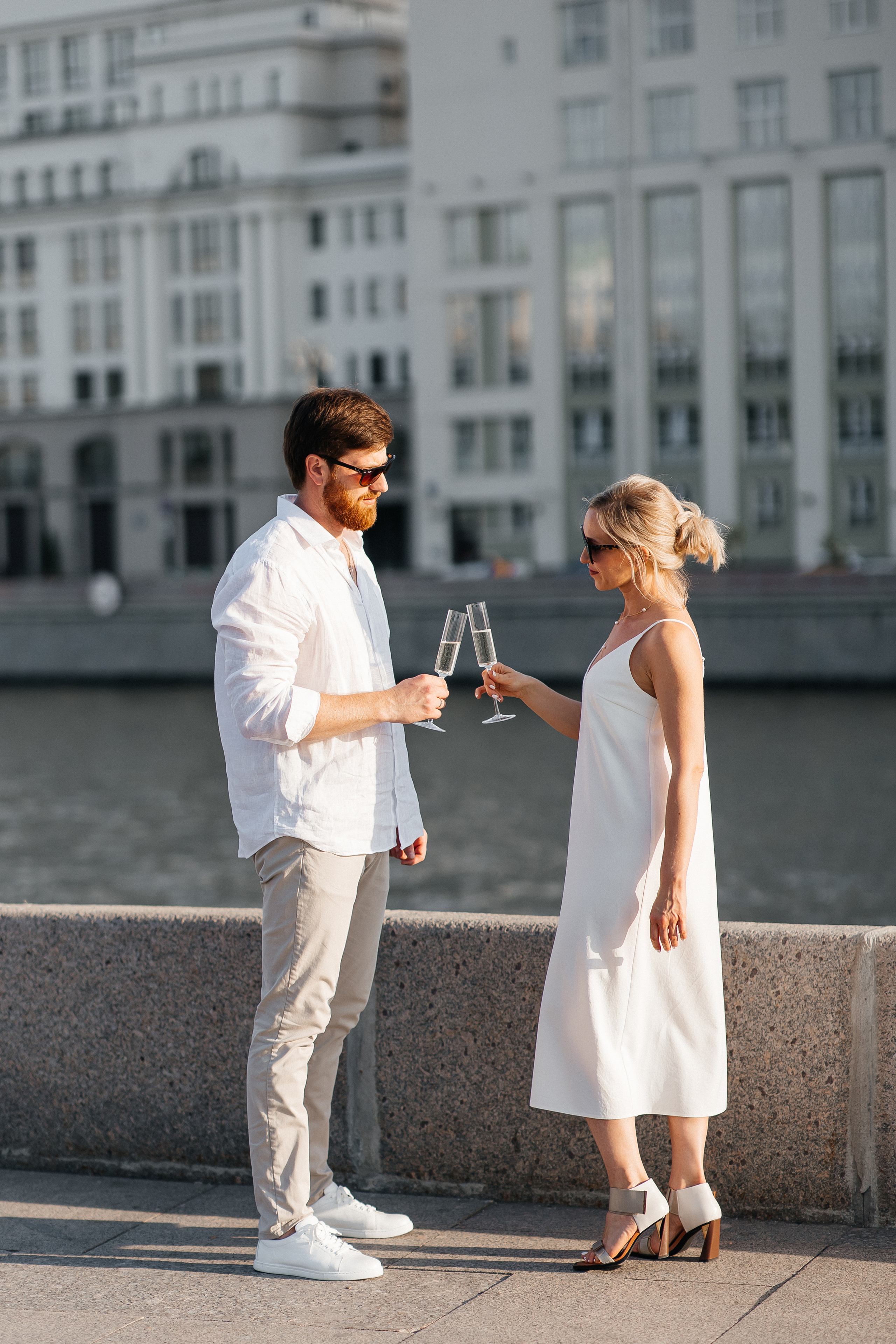 Свадебная фотосессия по улочкам в центре Москвы. Свадебный фотограф в Москве Дарья Олендарёва