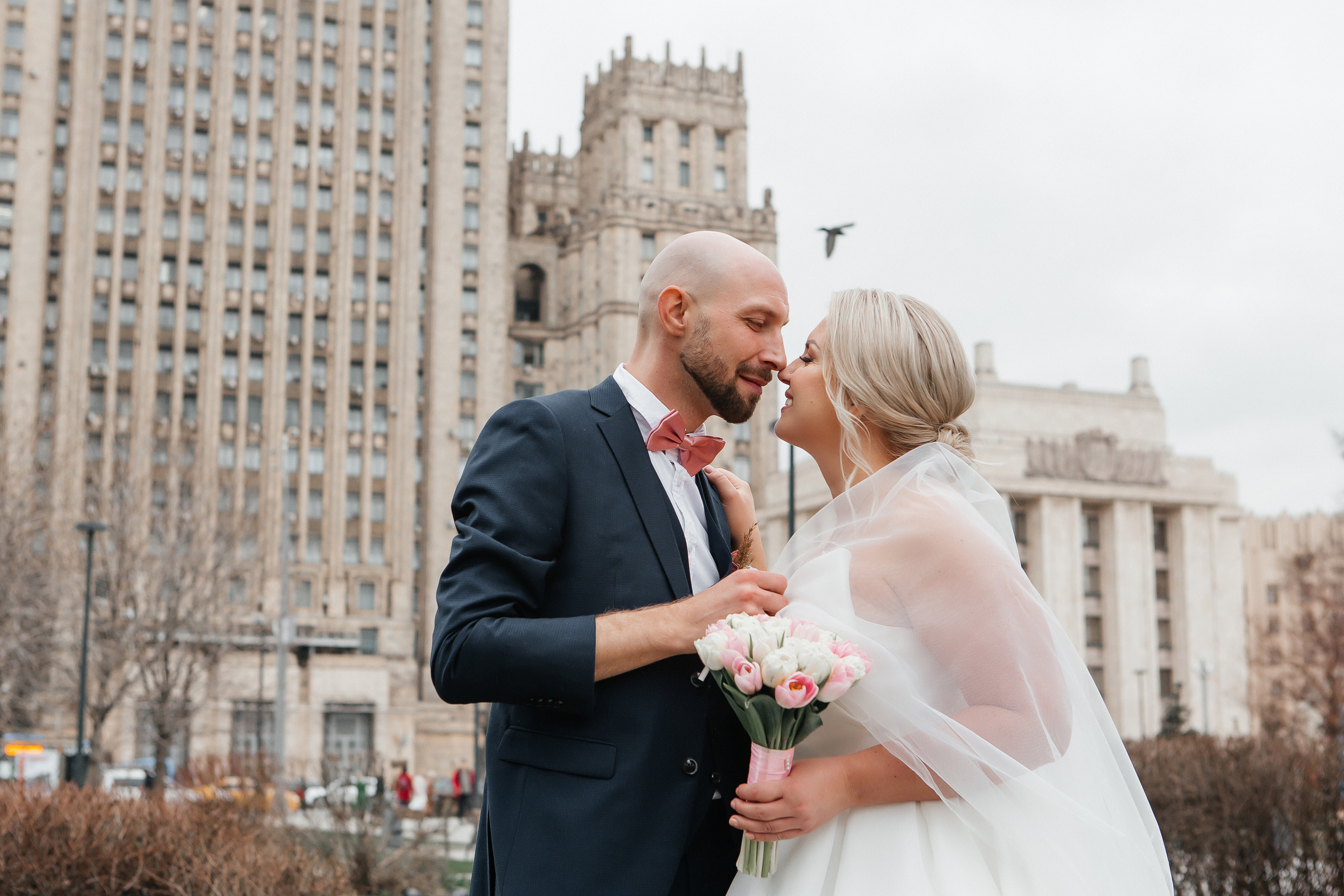 Свадебная фотосессия в отеле Золотое кольцо и ресторане Турандот. Свадебный фотограф в Москве Дарья Олендарёва